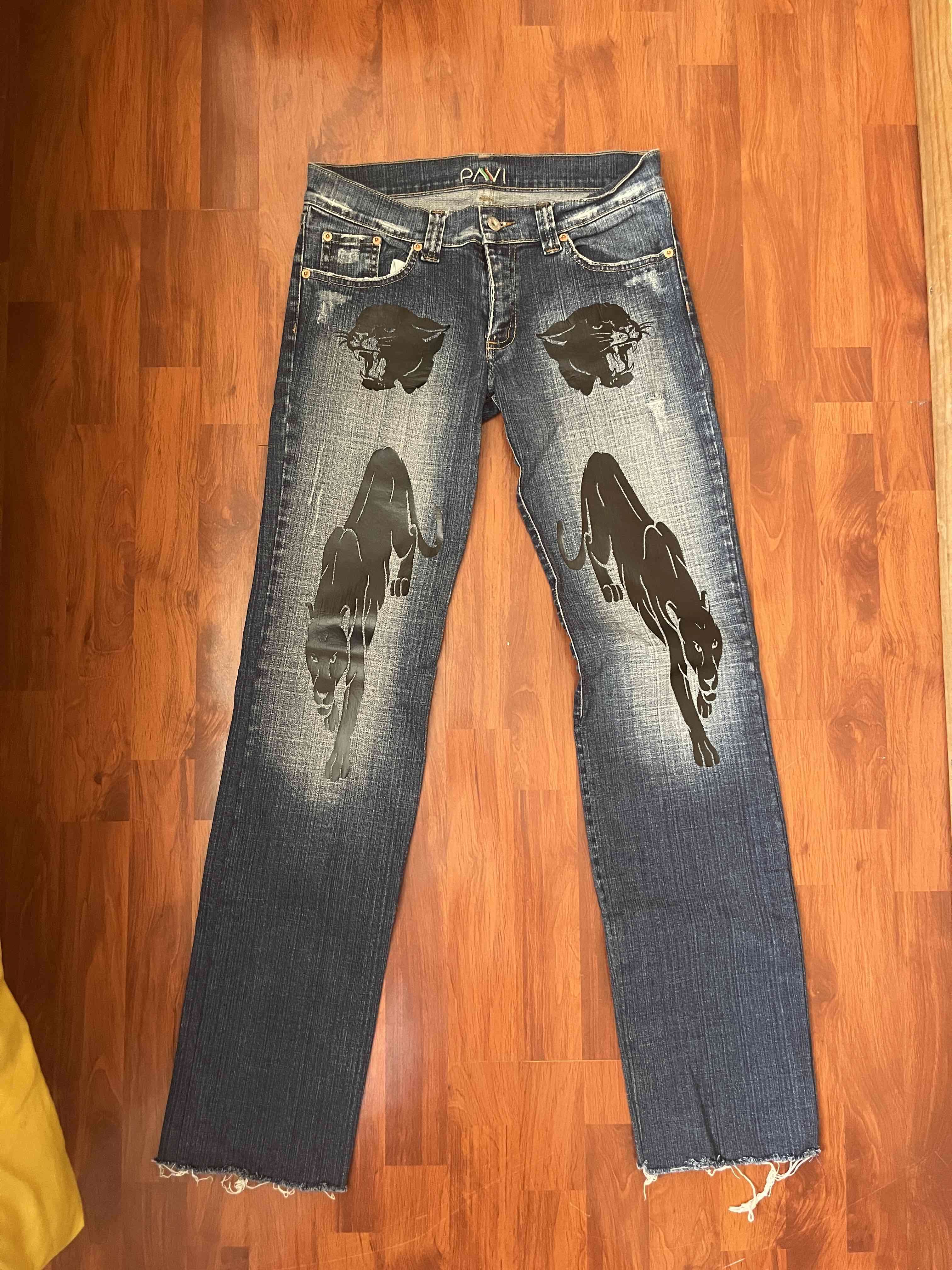 Jeans y2k con diseño de panteras - miniatura 2