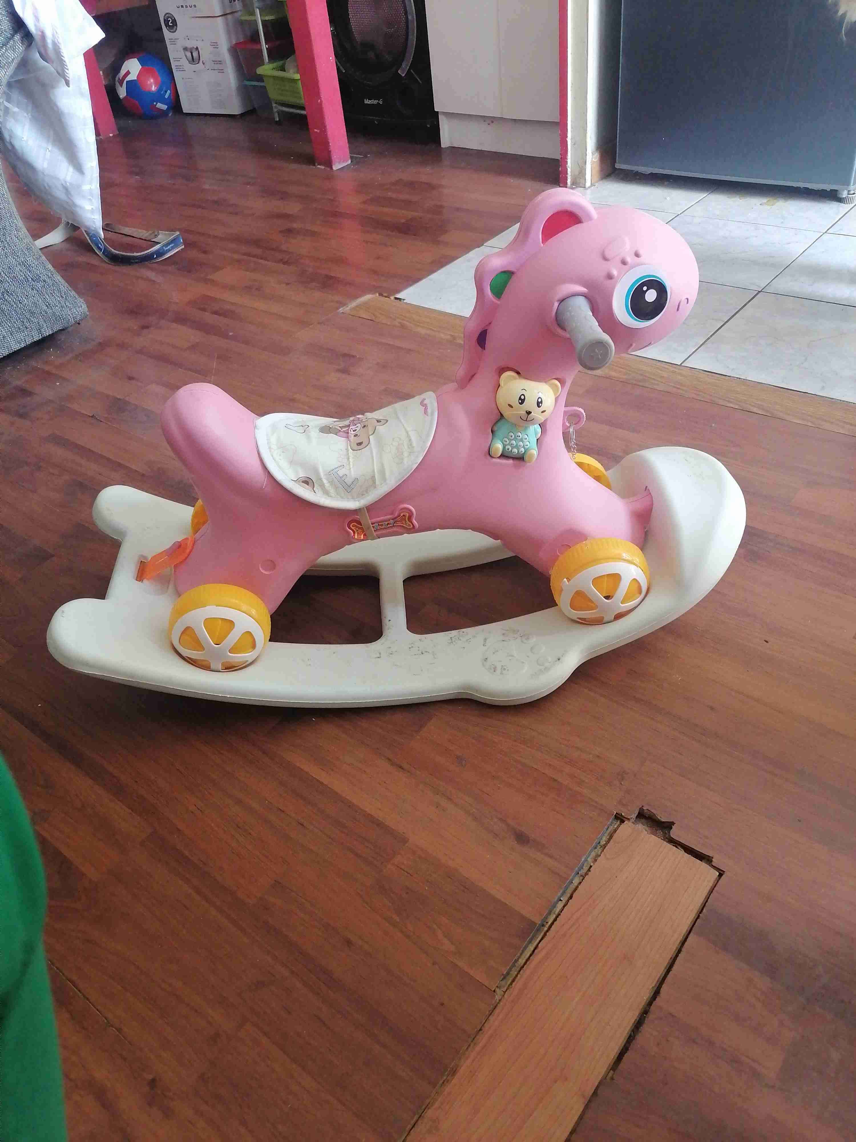 Caballito mecedor infantil rosa