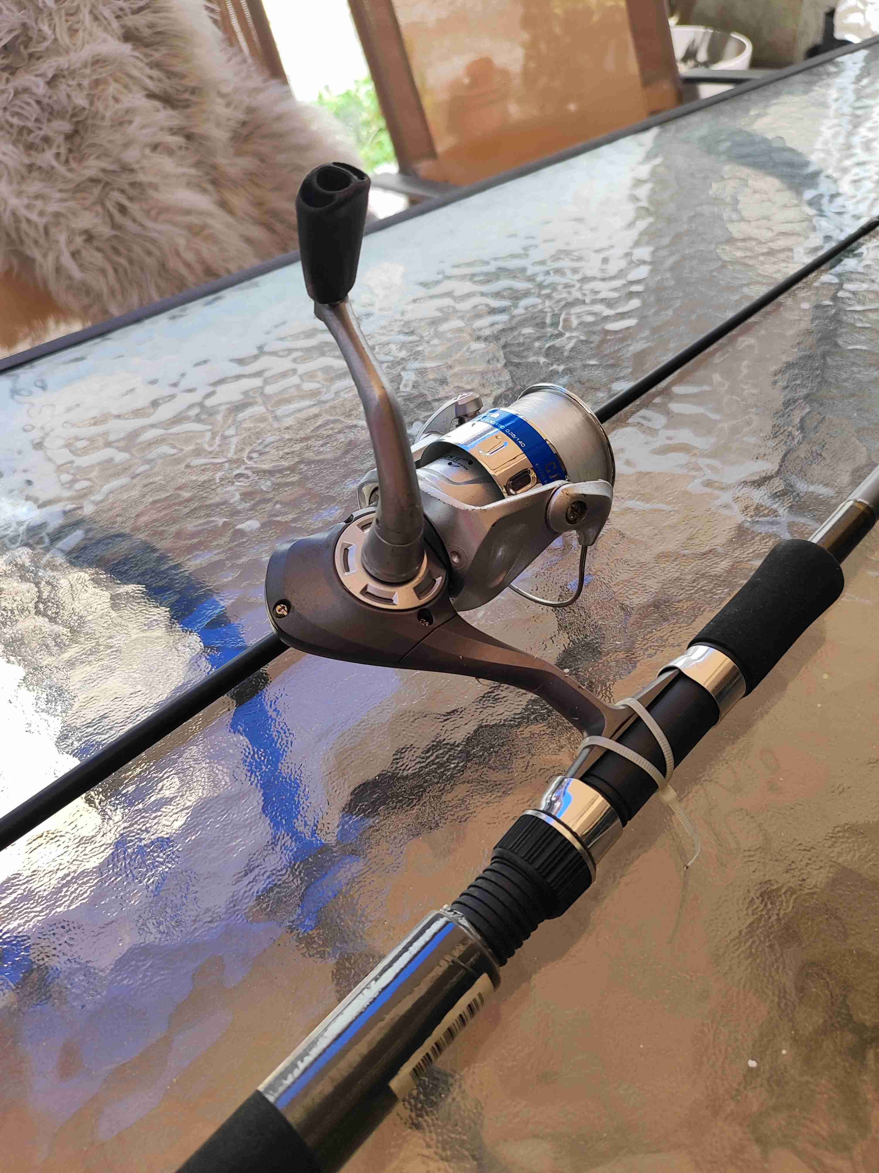 Caña de pescar con carrete - miniatura 5