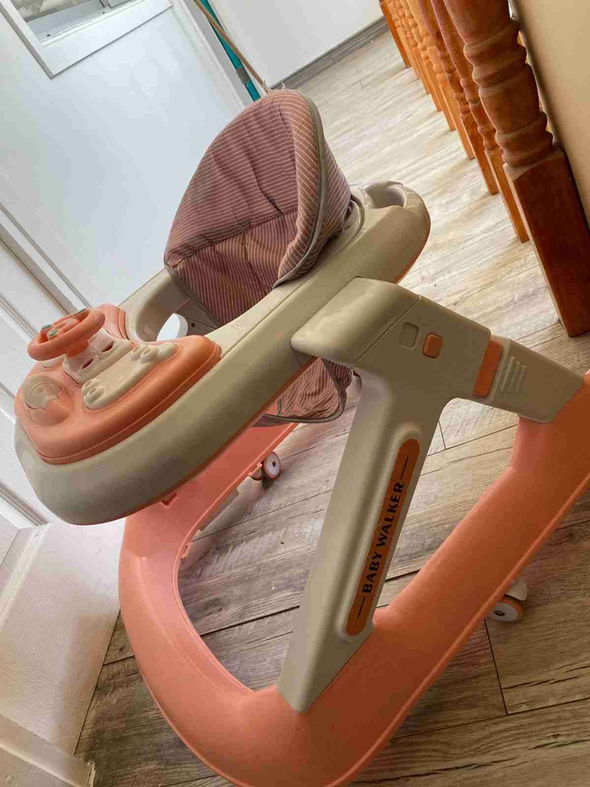 Andador para bebé rosado - miniatura 5