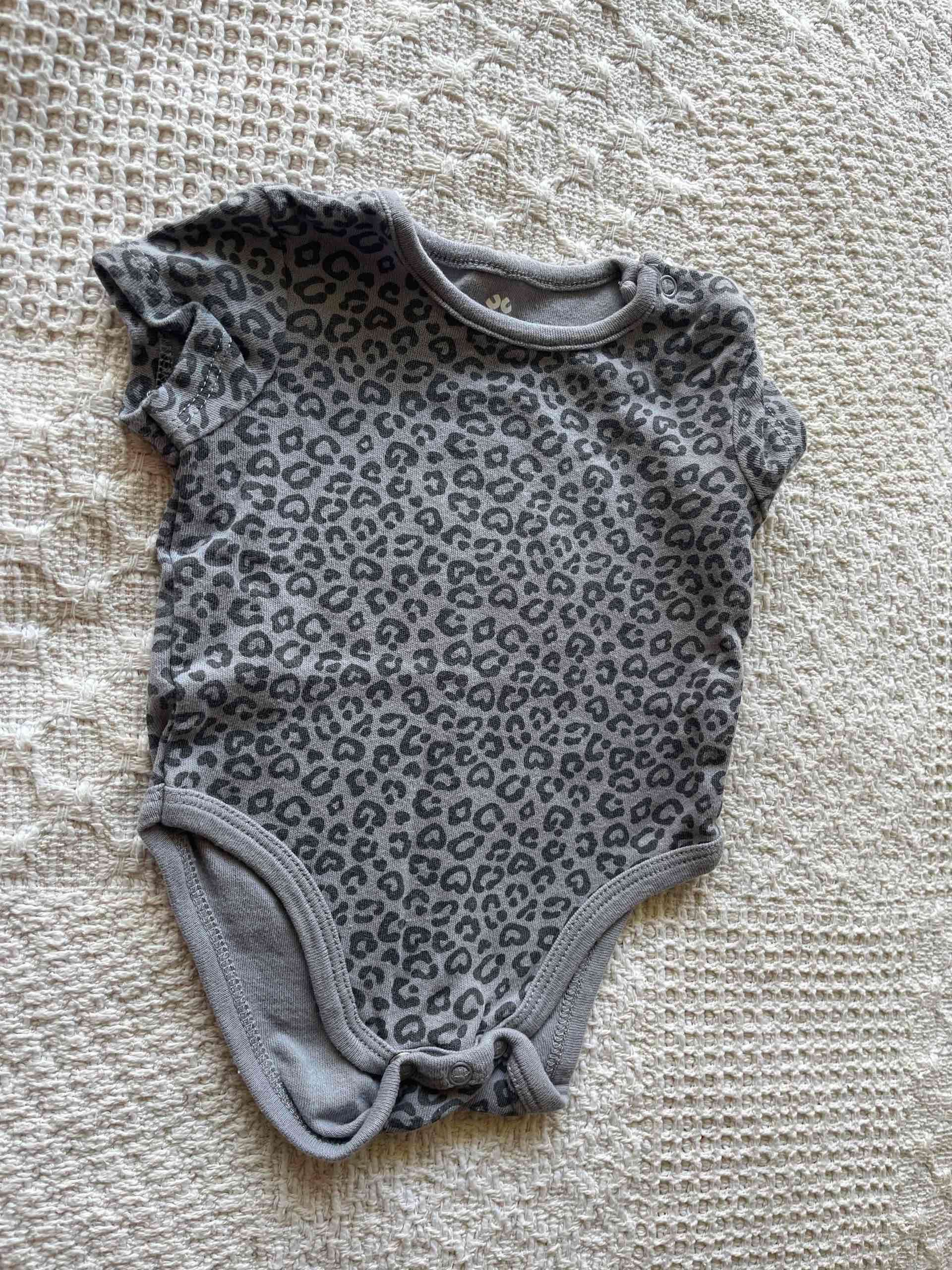 Body bebé gris con estampado