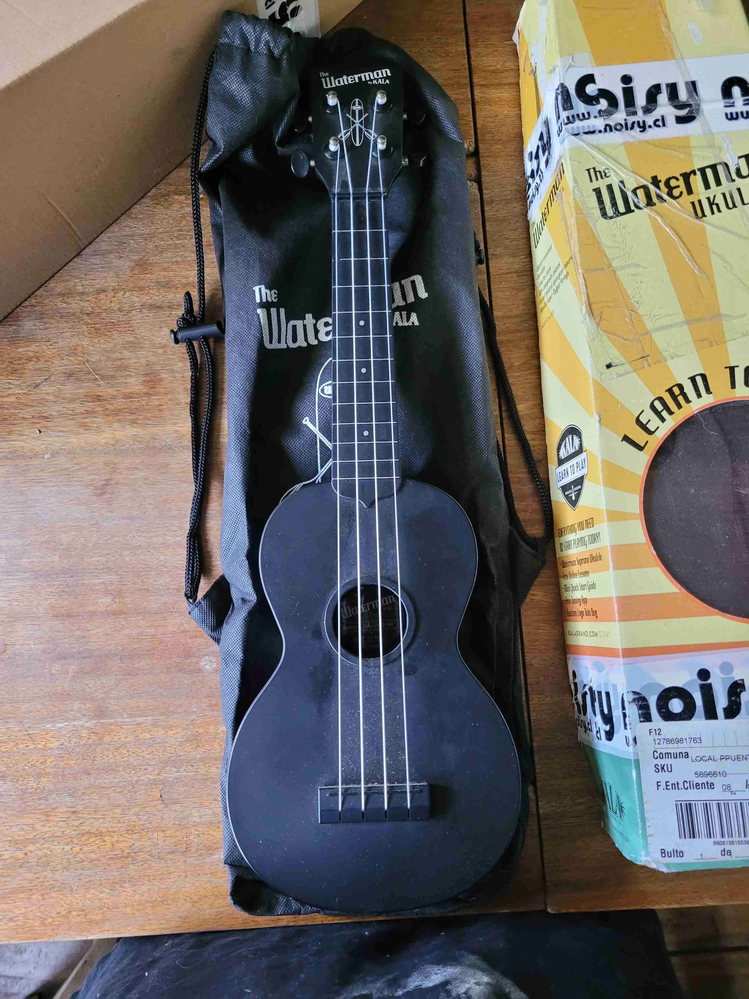 Ukulele negro The Waterman Kala