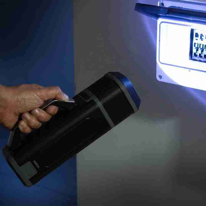 Linterna multiherramienta - miniatura 2