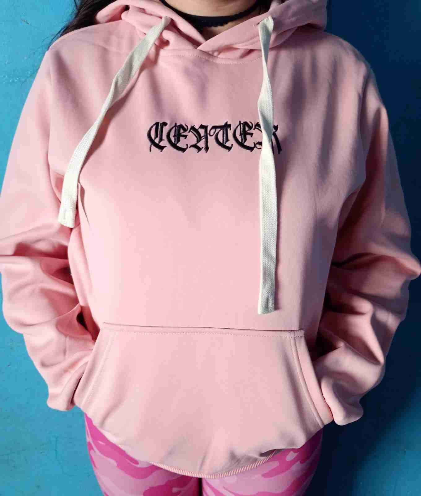 Polerón rosado con oso marca moskino - miniatura 2