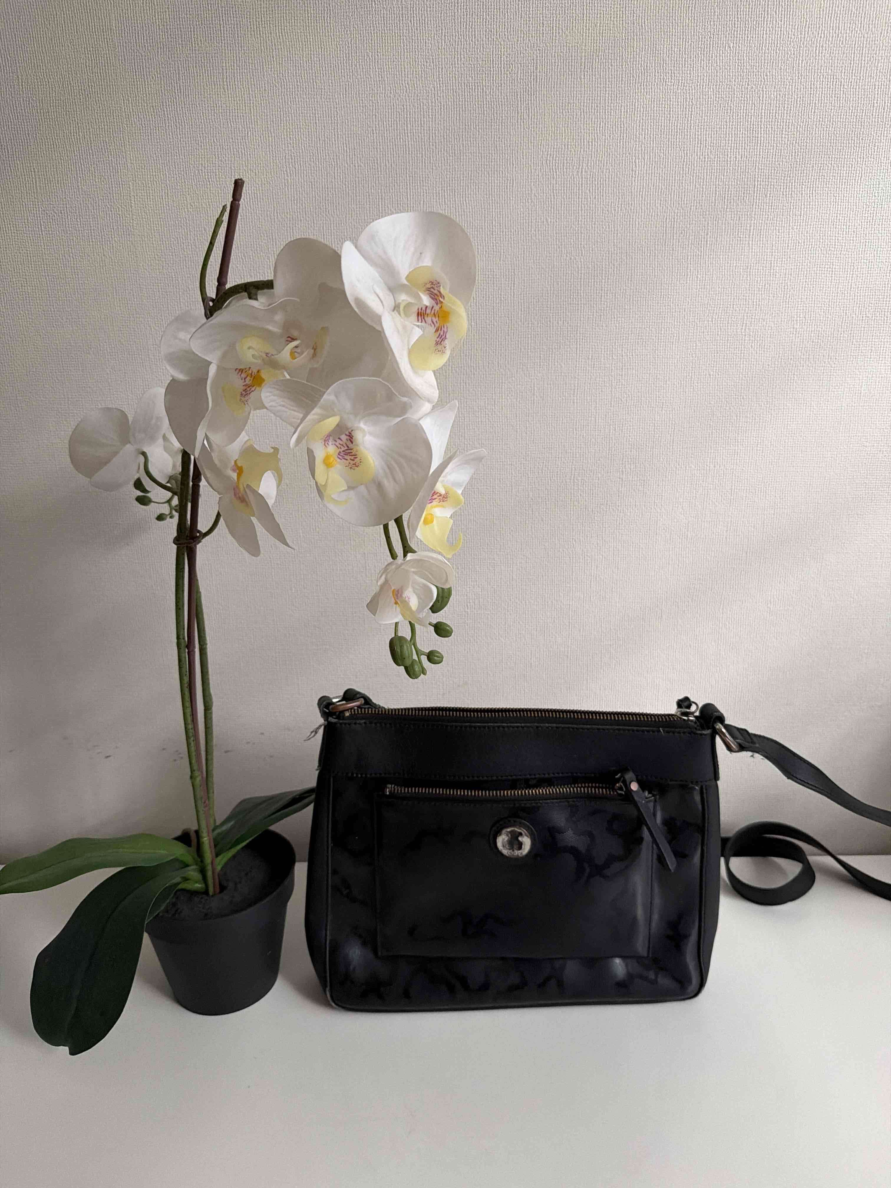 Bandolera  negra Tous