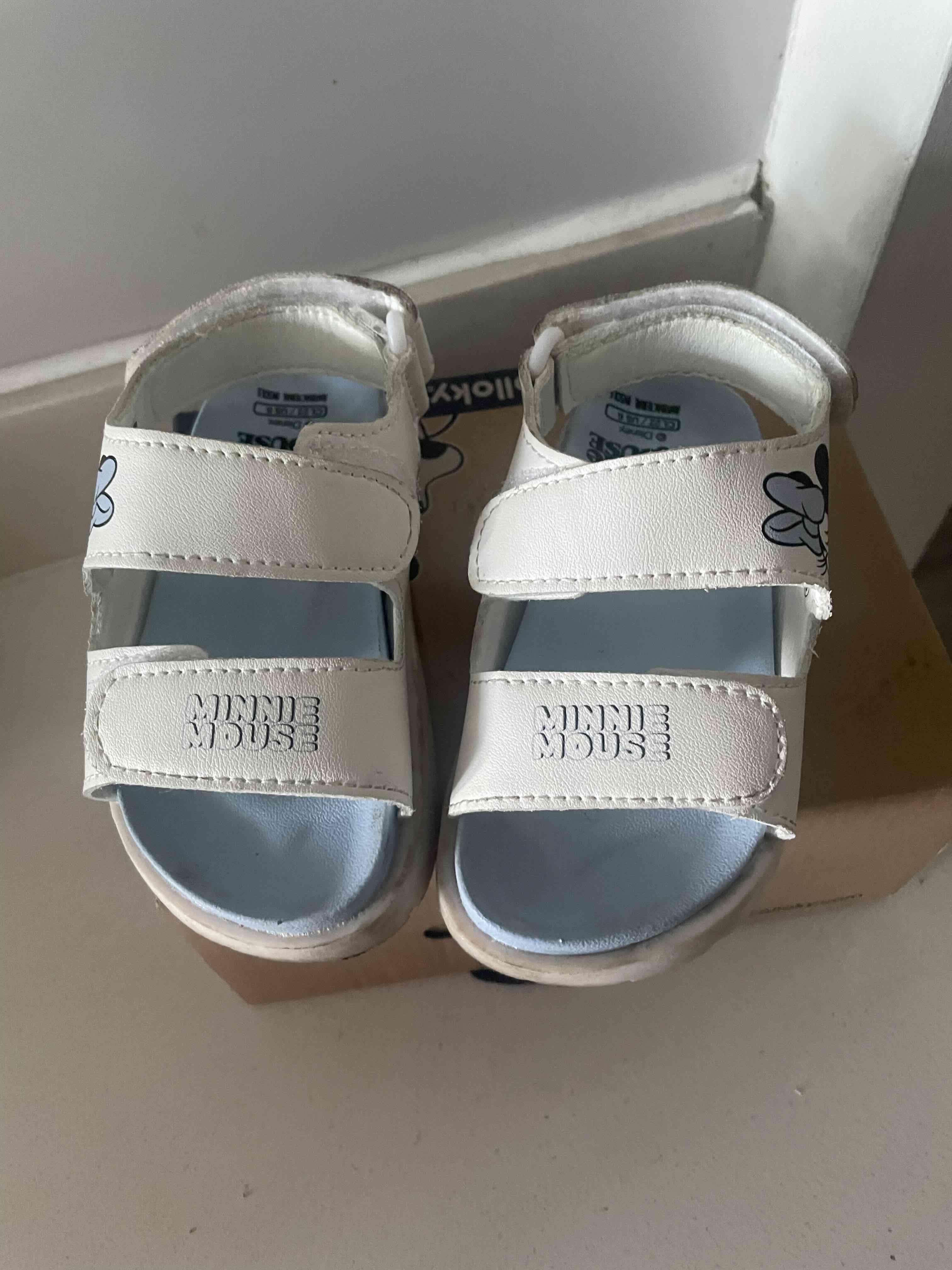 Sandalias blancas Minnie Mouse - miniatura 2