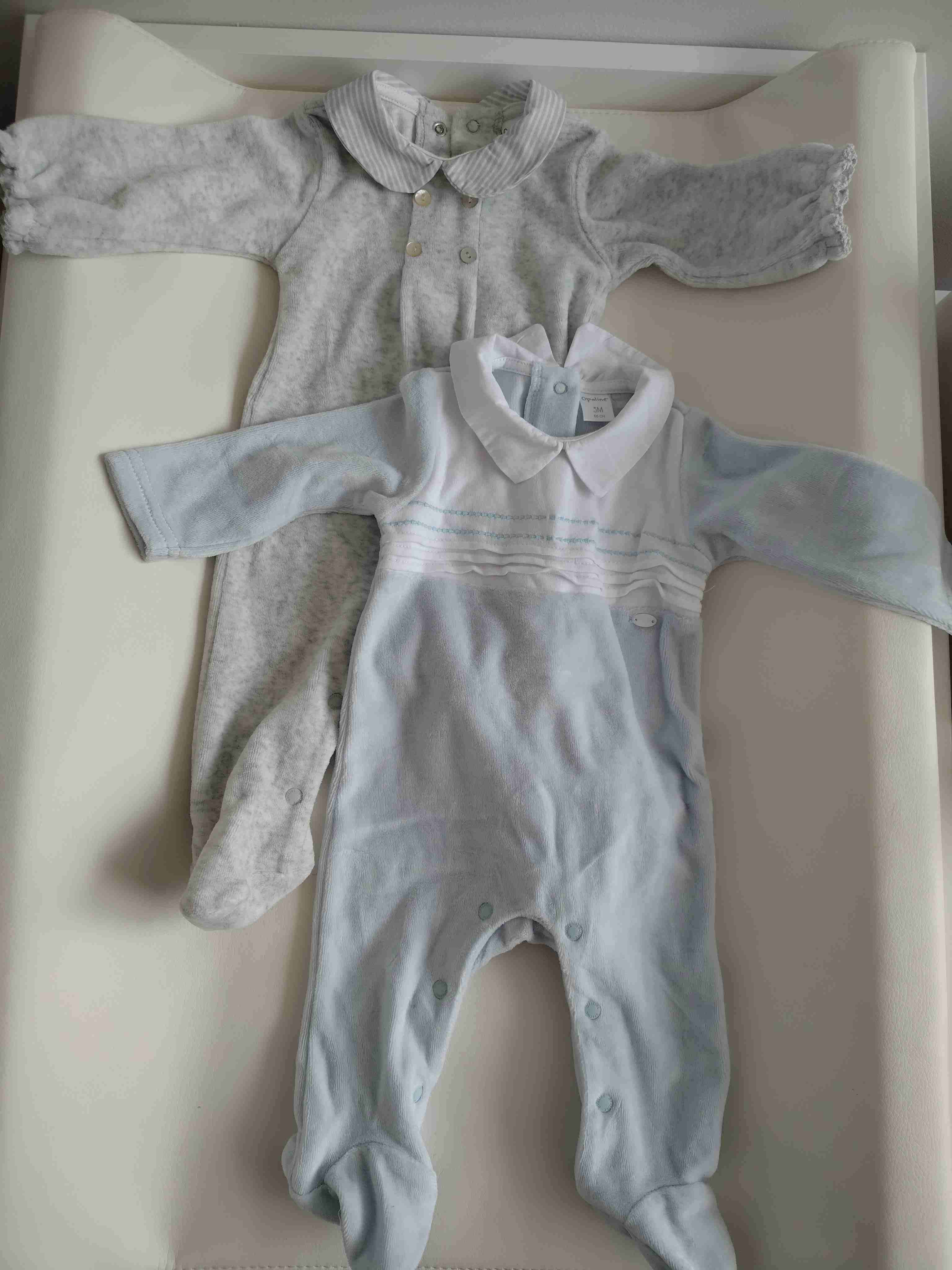 Enterito de bebé gris y celeste