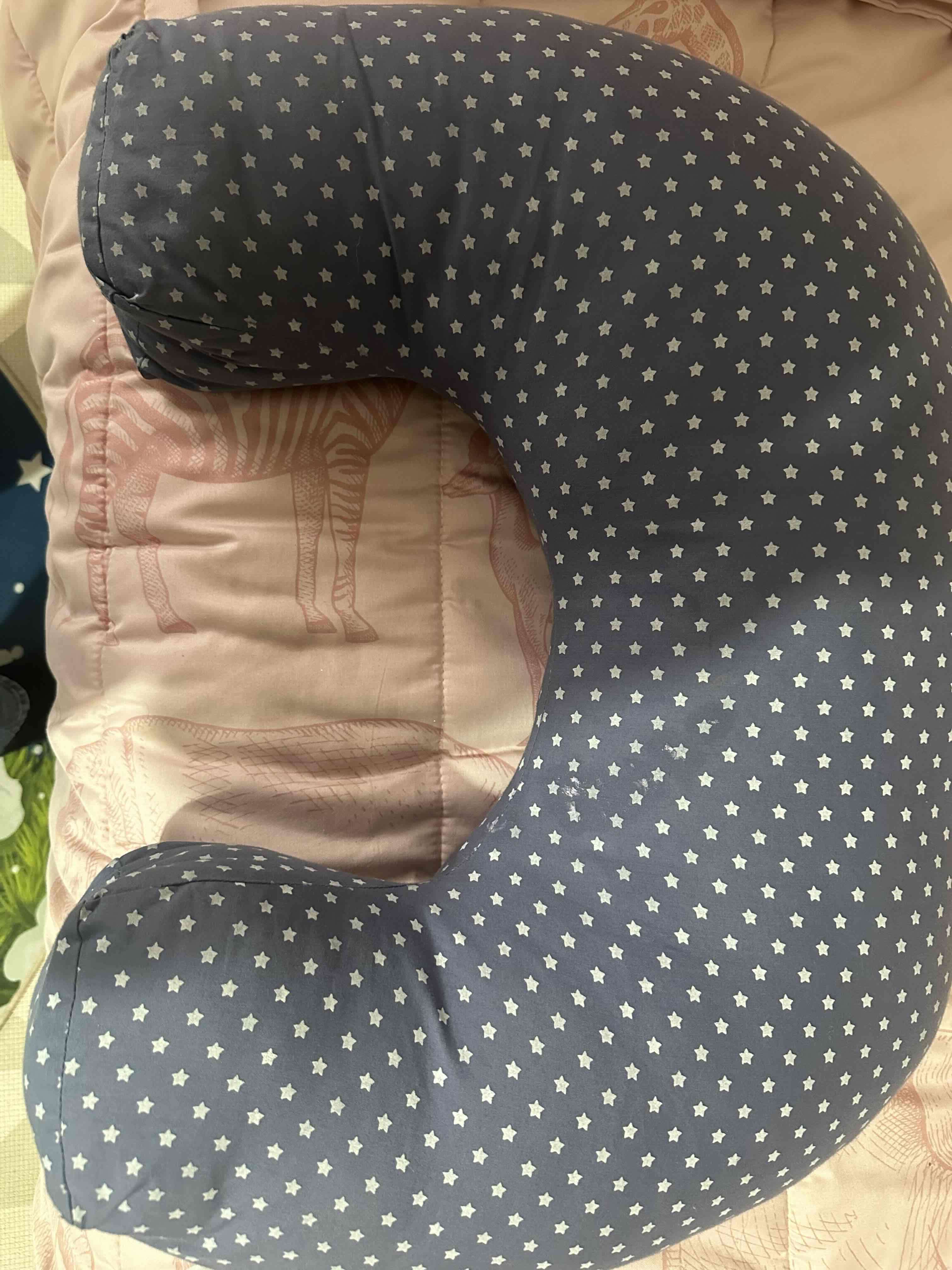Cojín de lactancia con estrellas