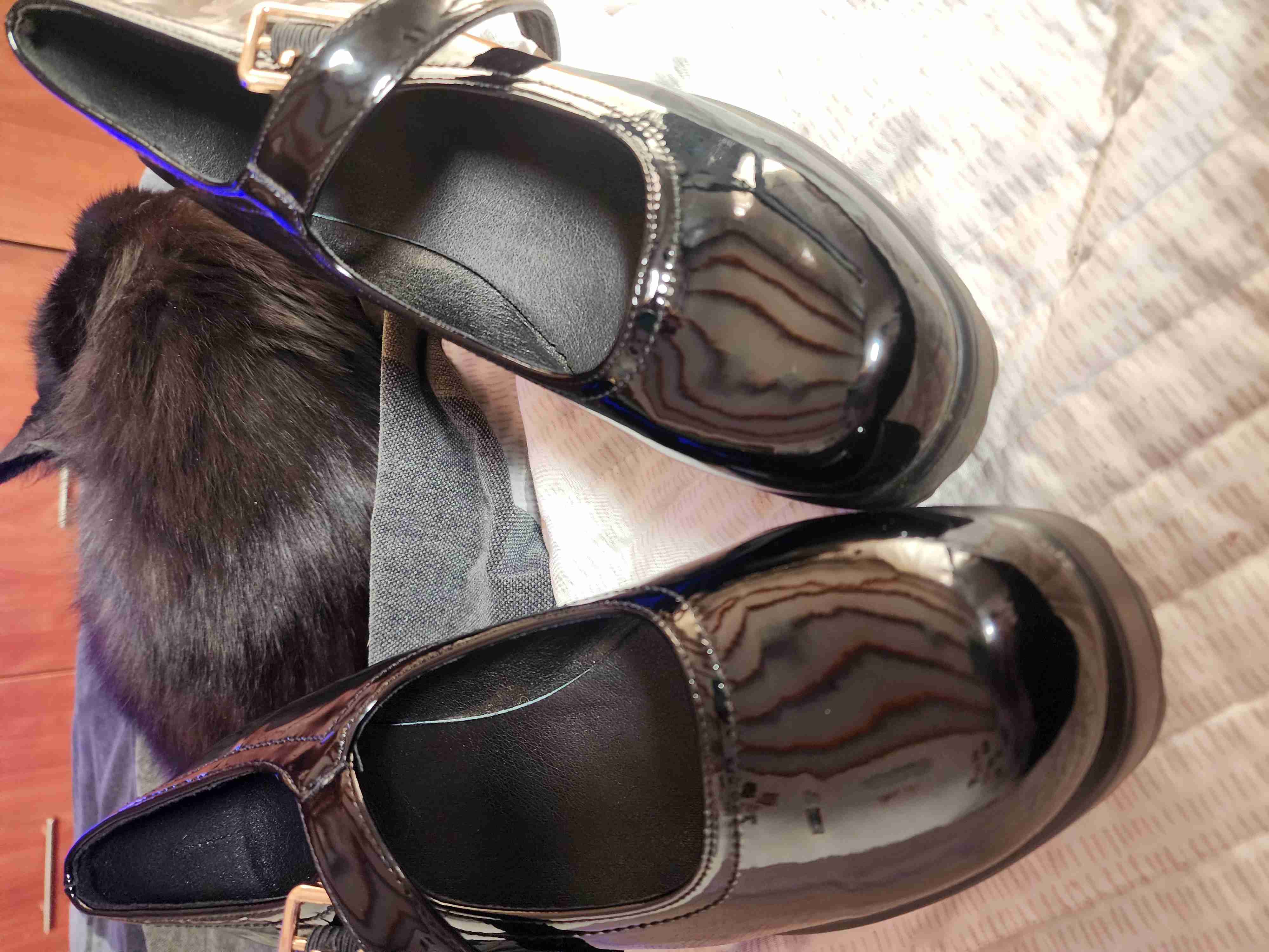 Zapatos de charol negros con taco - miniatura 2