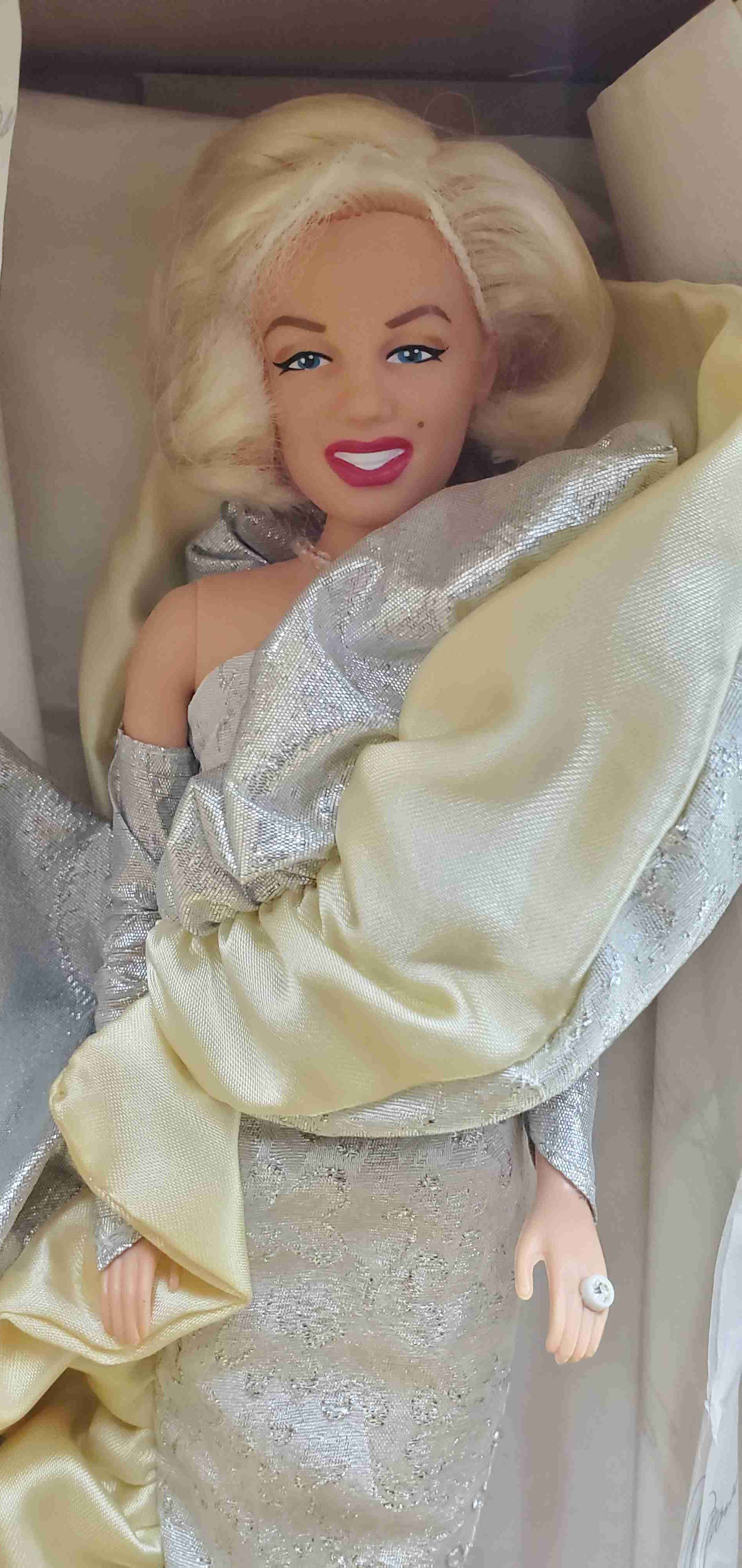 1993 Muñeca Marilyn Monroe DSI #13748 - miniatura 2