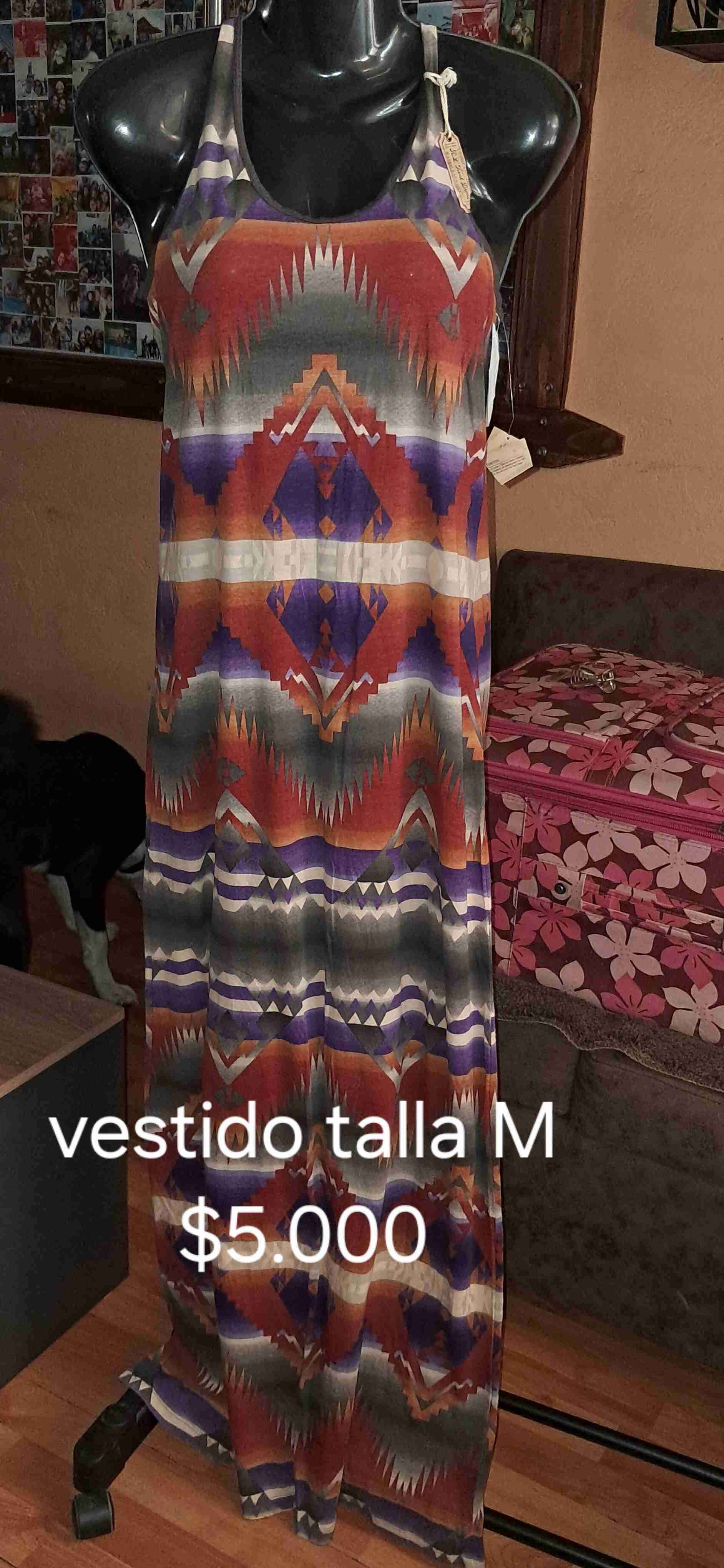 Vestidos y enterito.