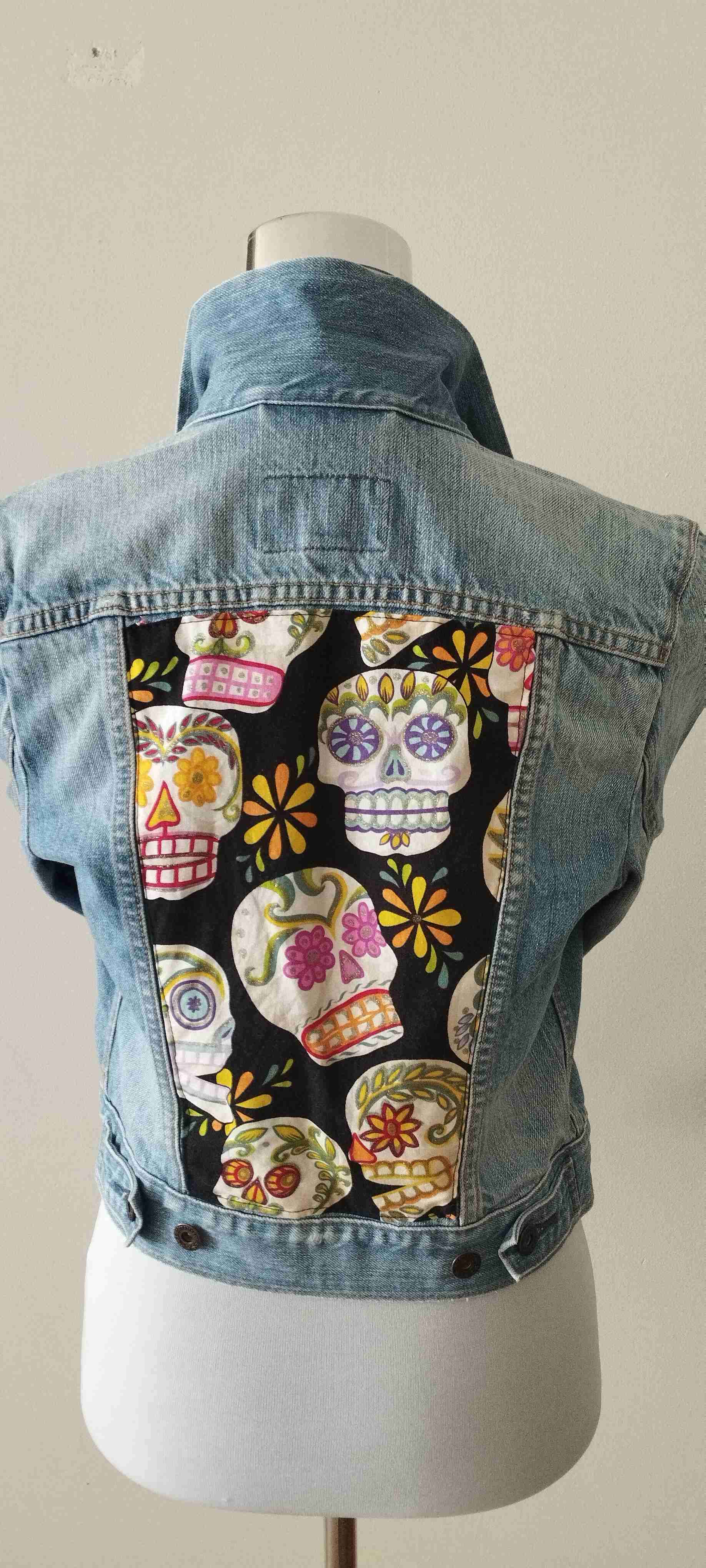 Levis talla S con calaveras