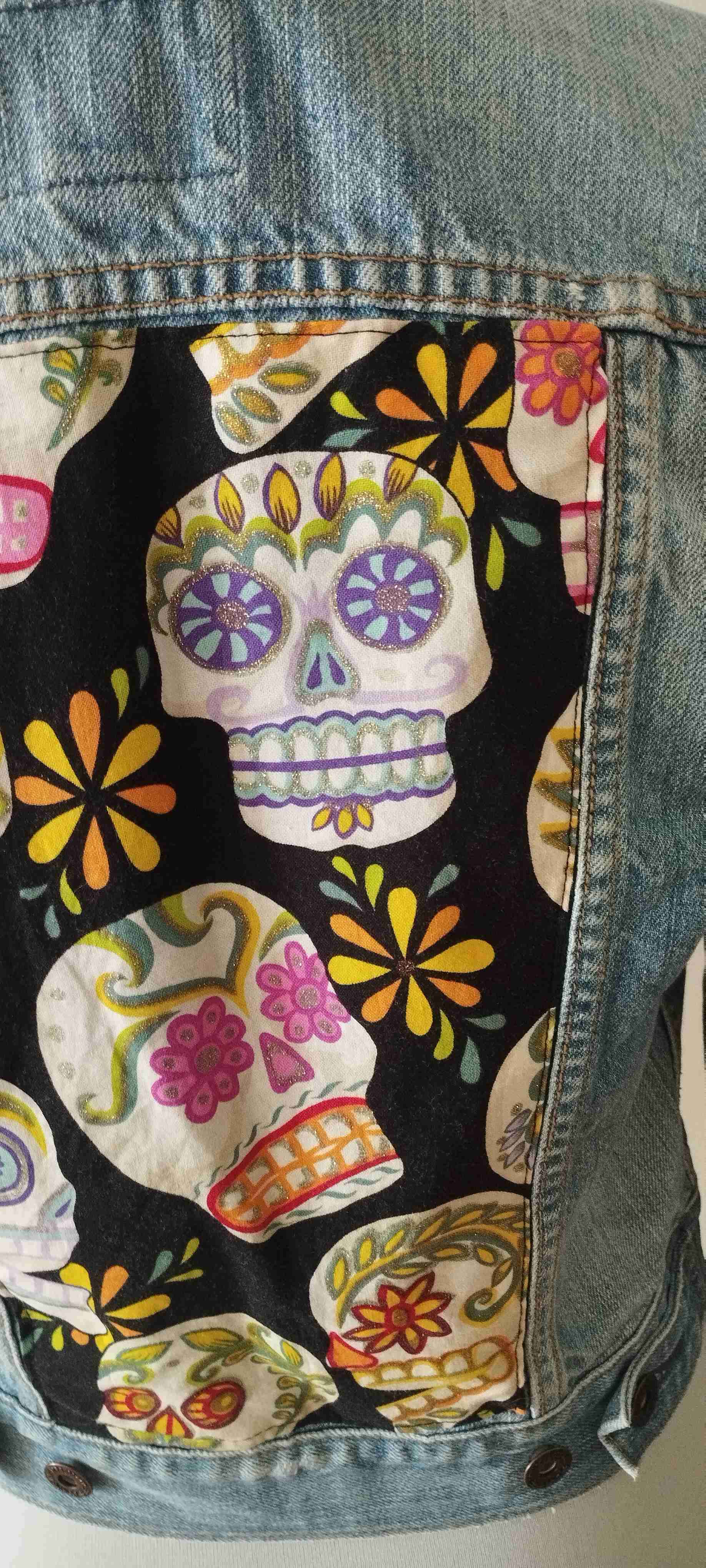 Levis talla S con calaveras - miniatura 5