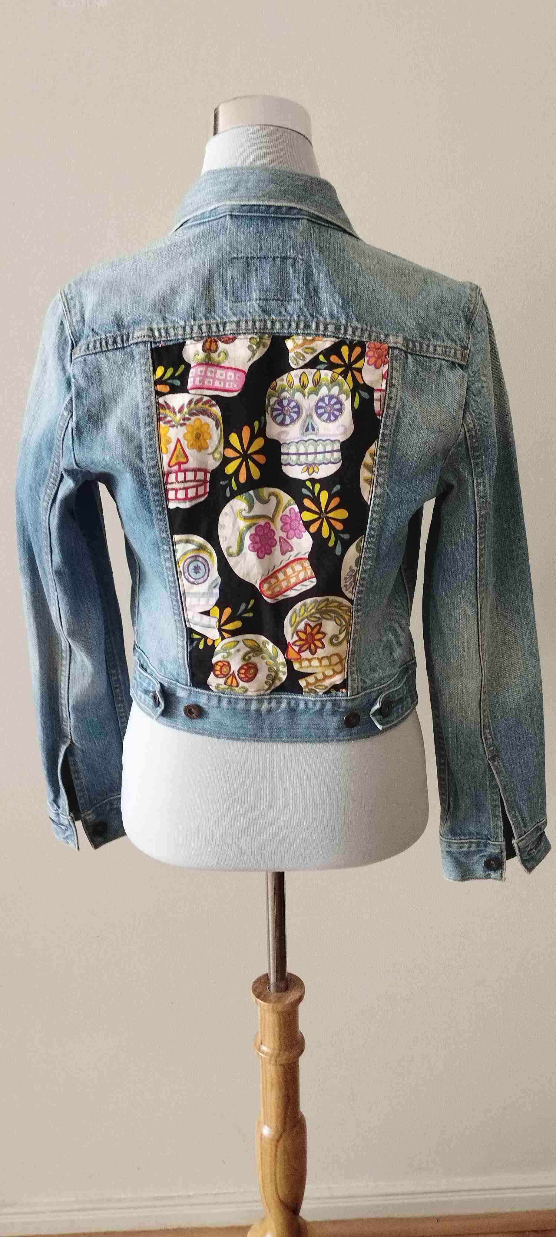 Levis talla S con calaveras - miniatura 6