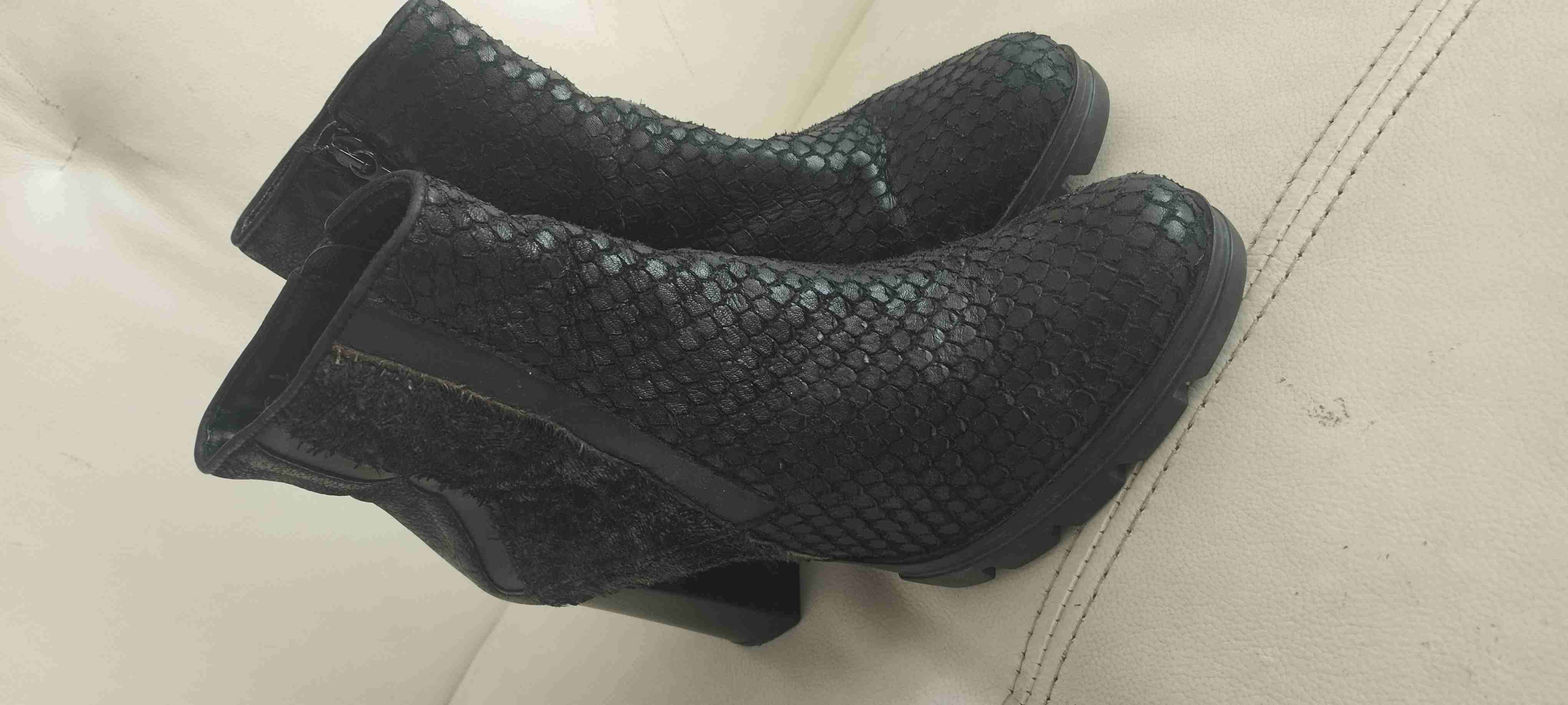 Botines negros texturizados talla 37