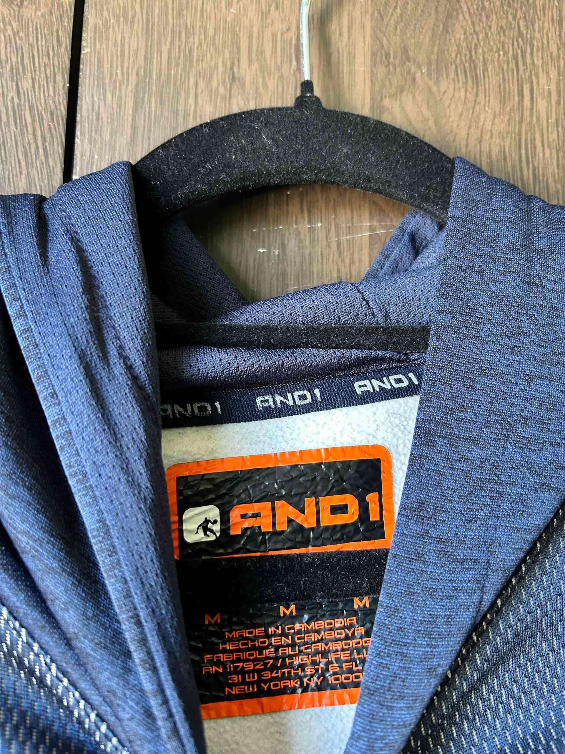 Polerón gris con capucha AND1 - miniatura 3