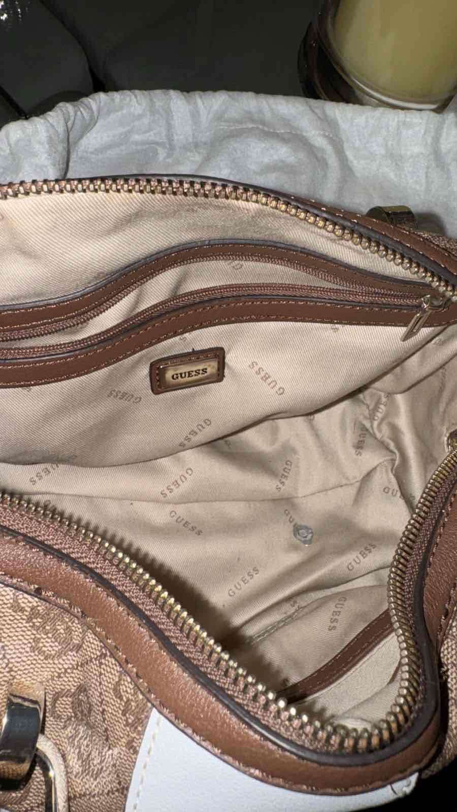 Bolso Guess beige y blanco - miniatura 3