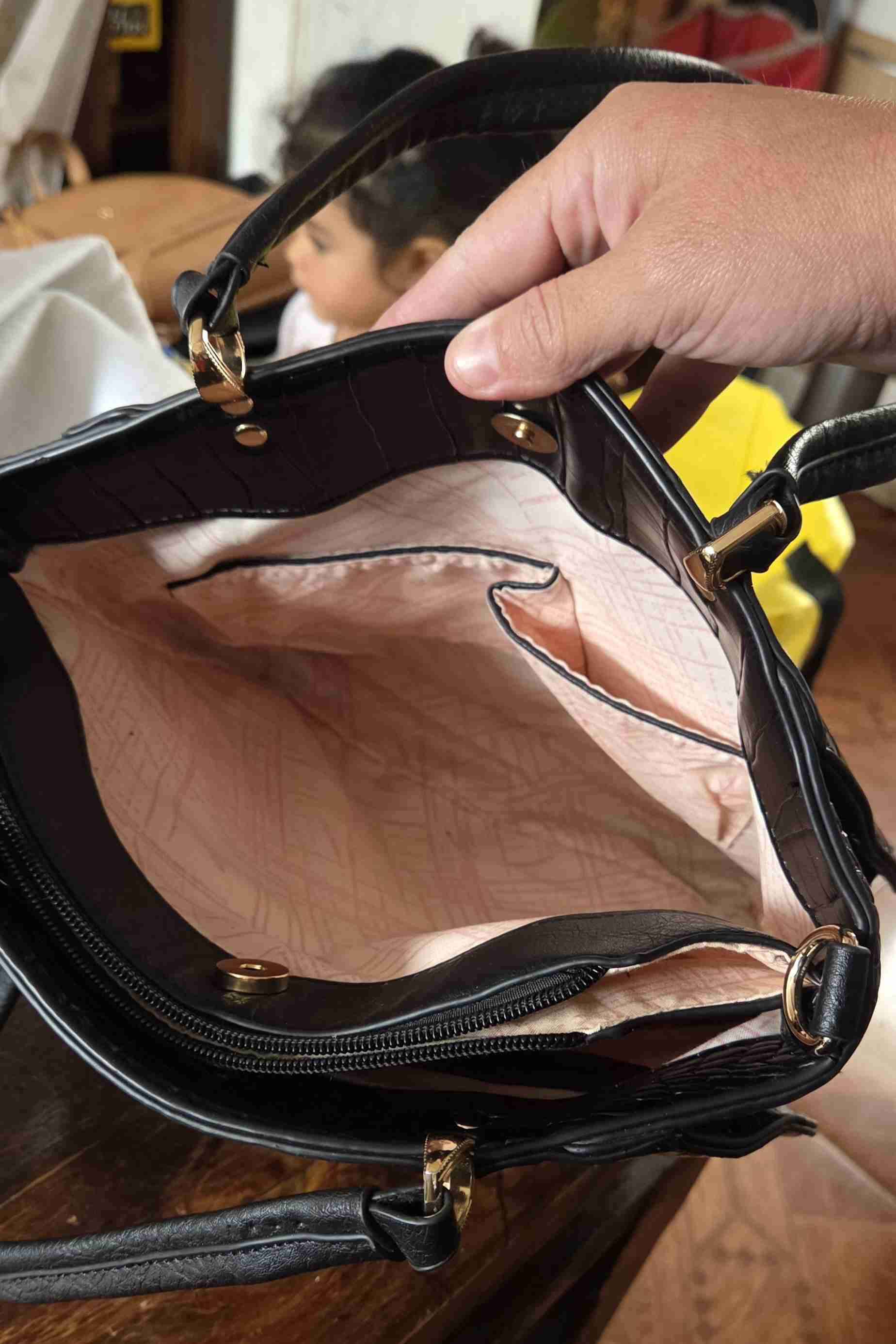 Cartera negra efecto cocodrilo - miniatura 4