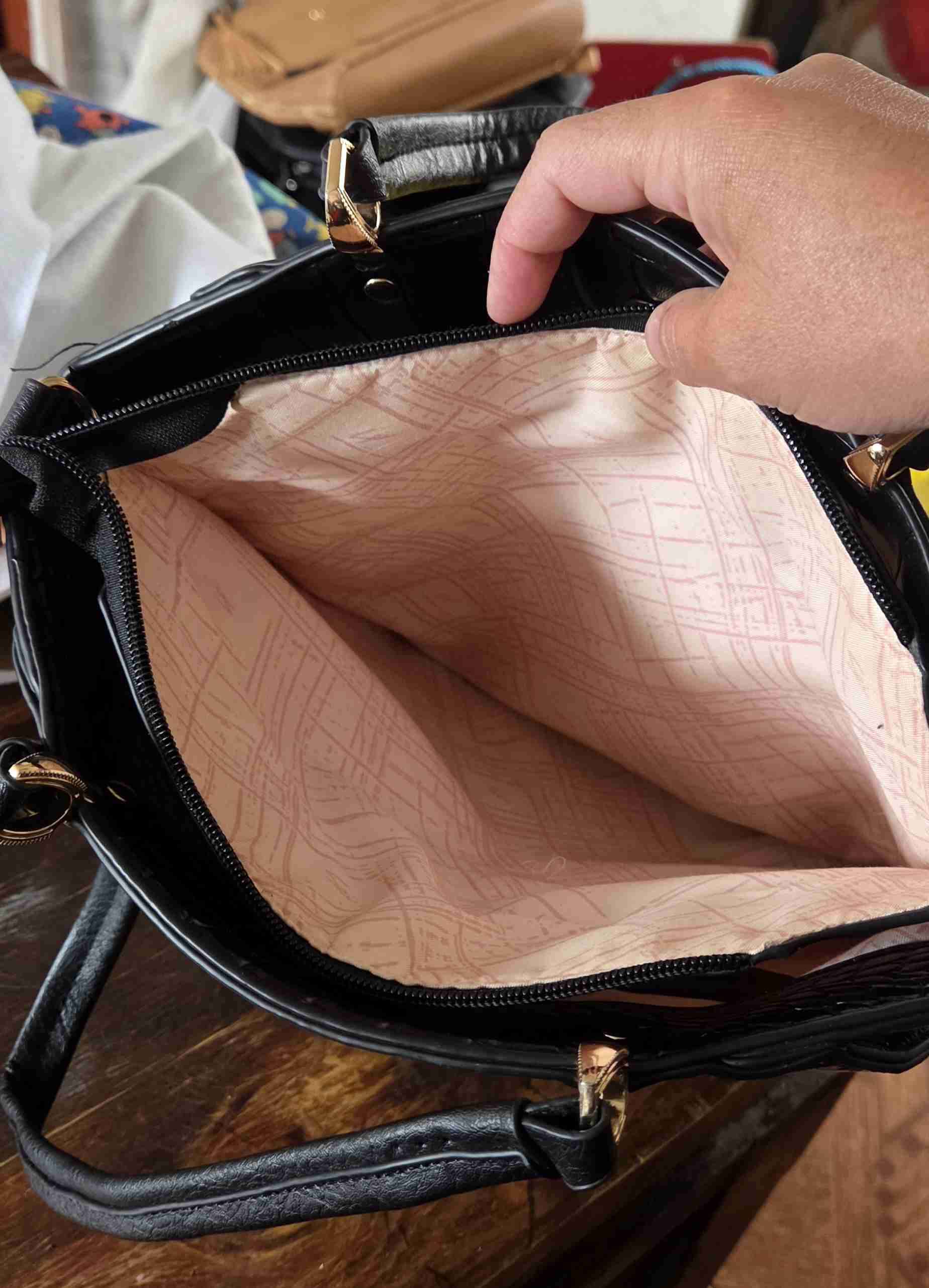 Cartera negra efecto cocodrilo - miniatura 6