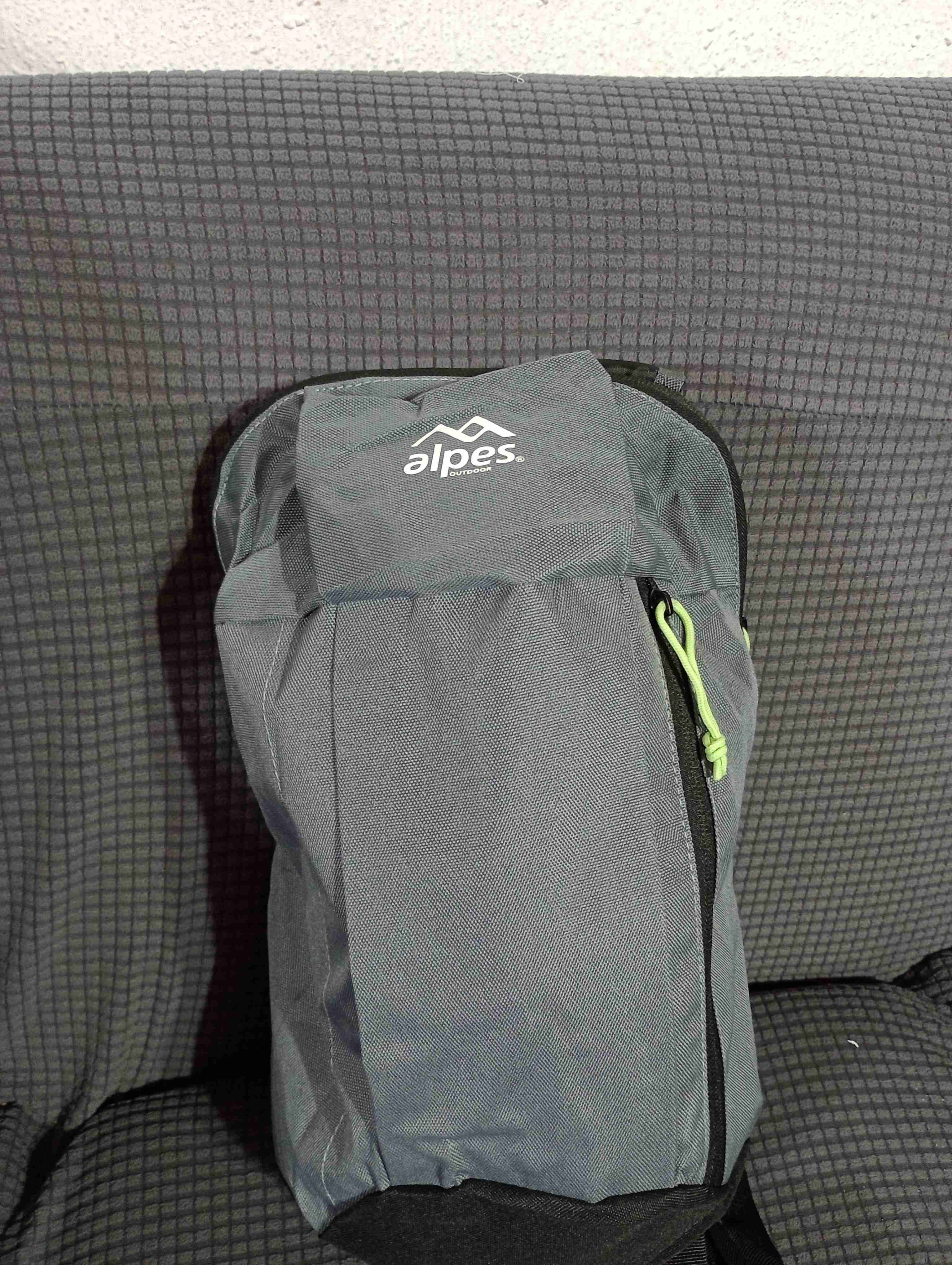 Mochila gris compacta - miniatura 1