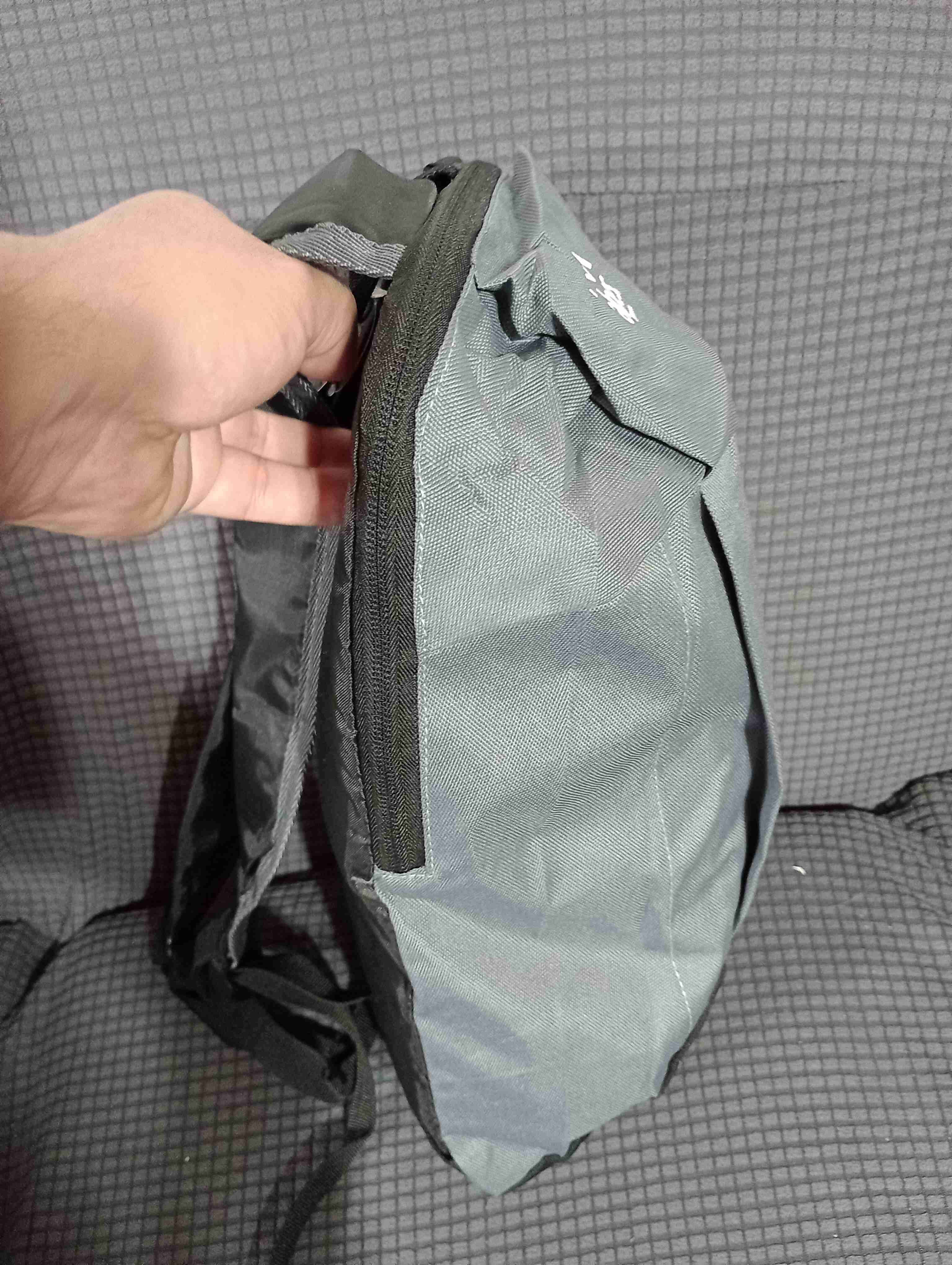 Mochila gris compacta - miniatura 5