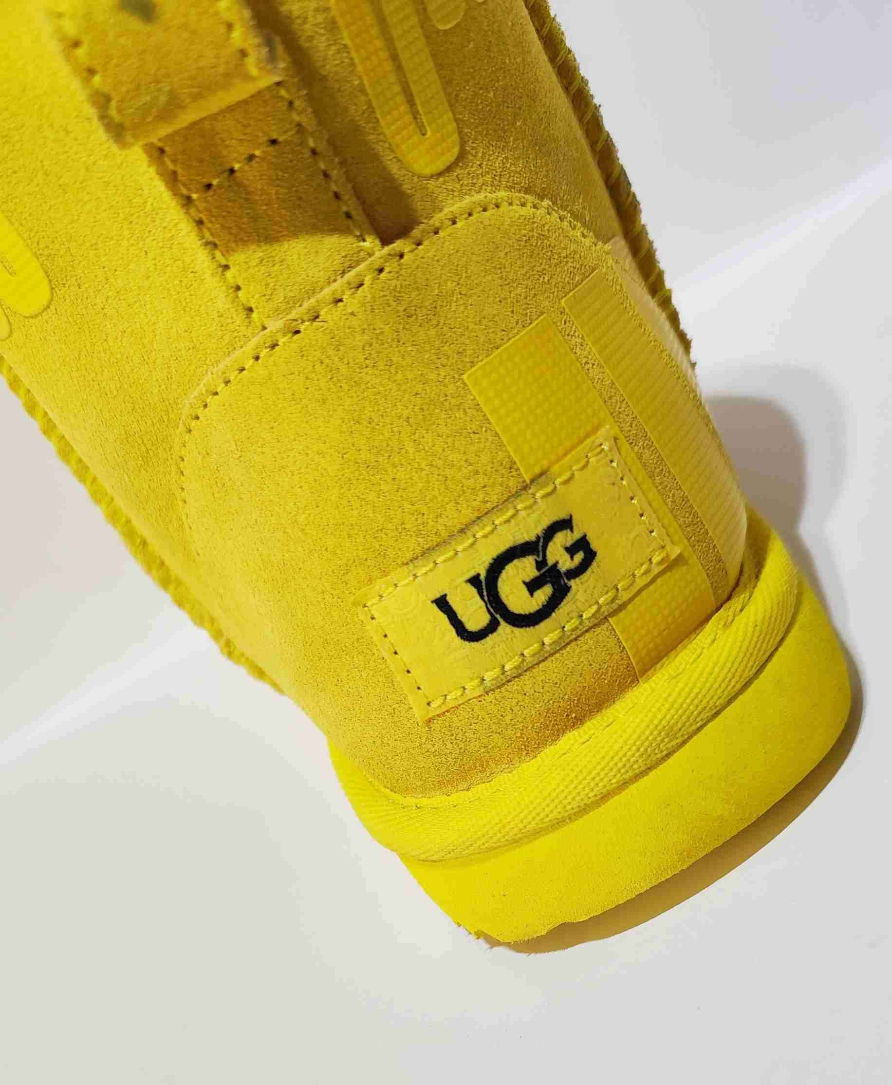 Botas amarillas UGG talla 35 - miniatura 3