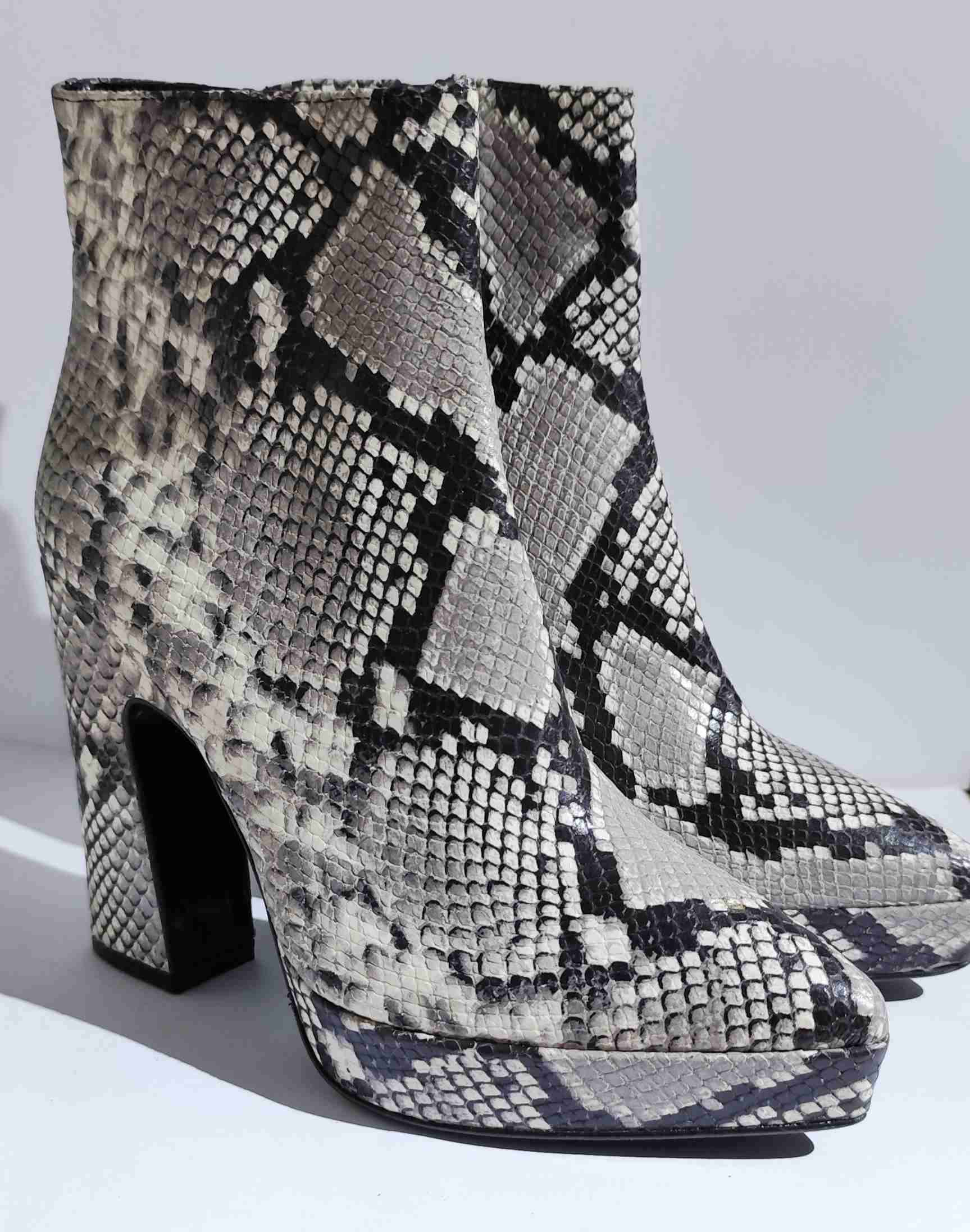 BOTINES ITALIANOS  N°37 estilo serpiente