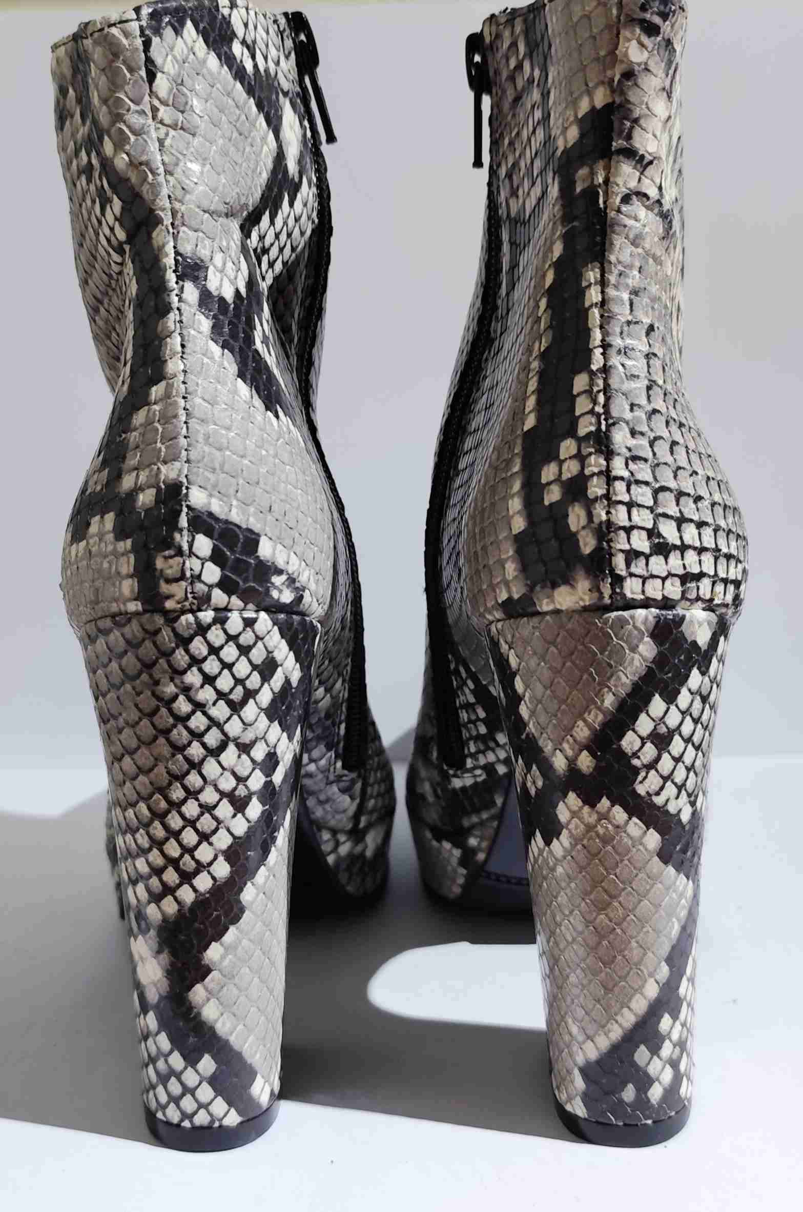 BOTINES ITALIANOS  N°37 estilo serpiente - miniatura 2