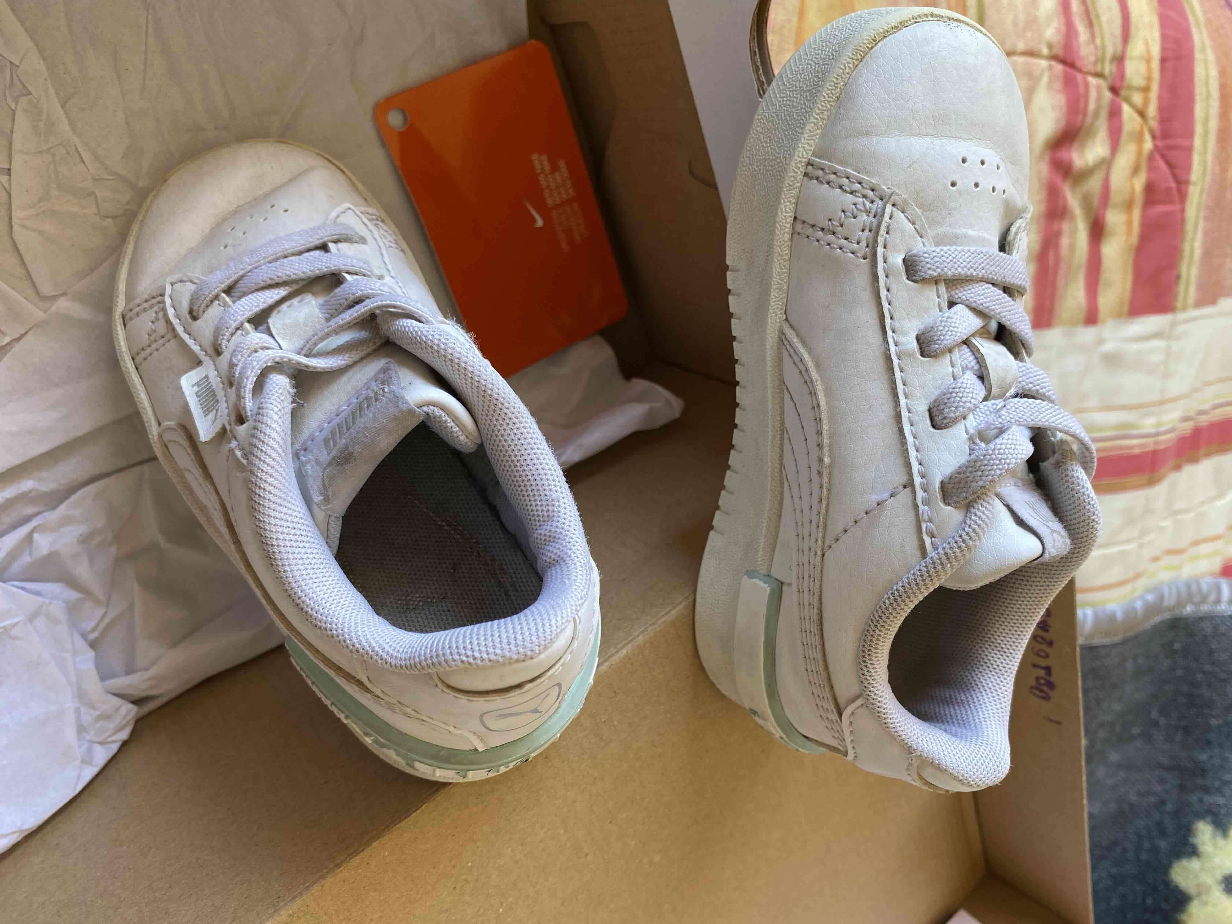 Zapatillas deportivas infantiles blancas