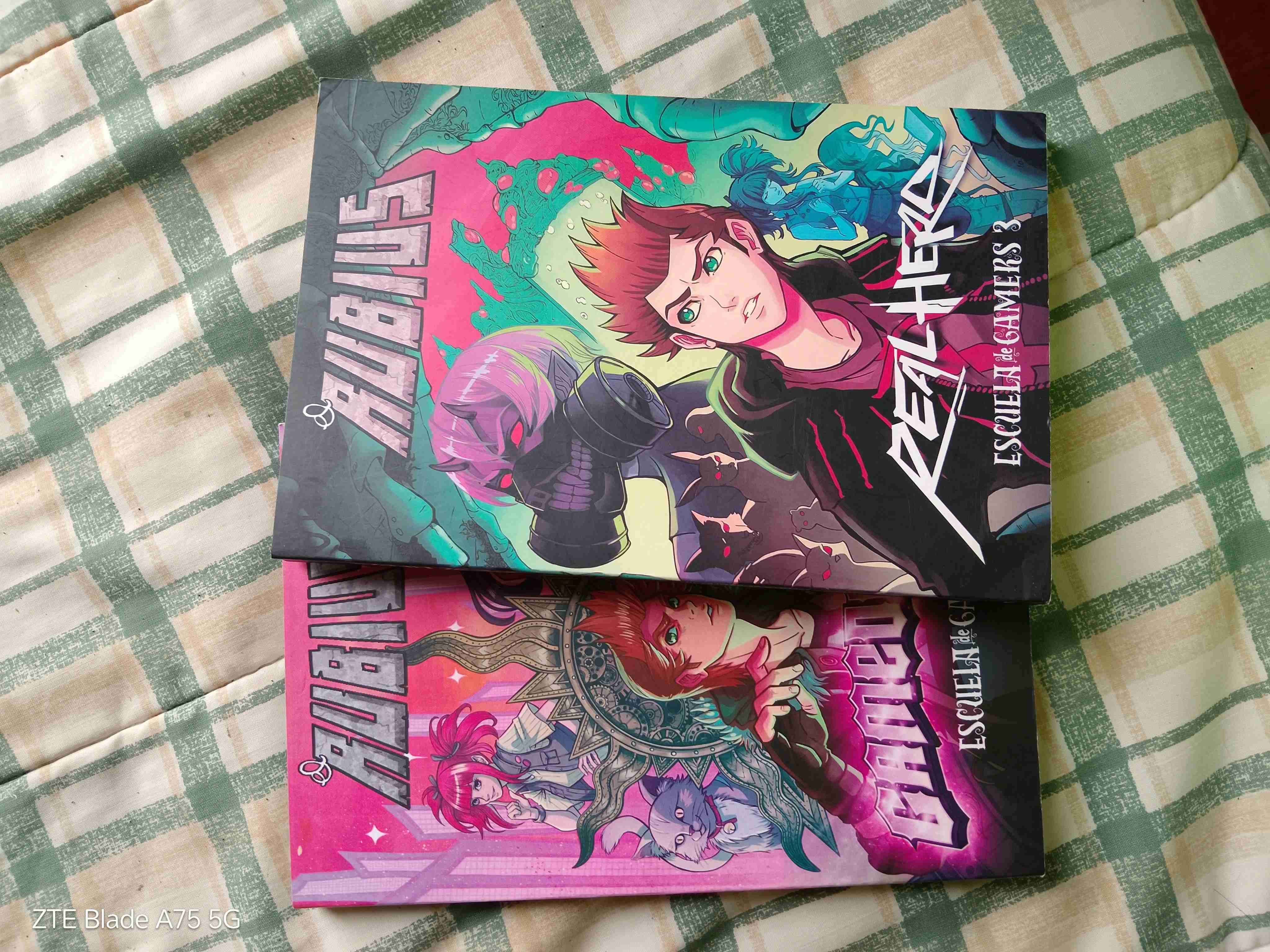 Set de libros Rubius Escuela de Gamers