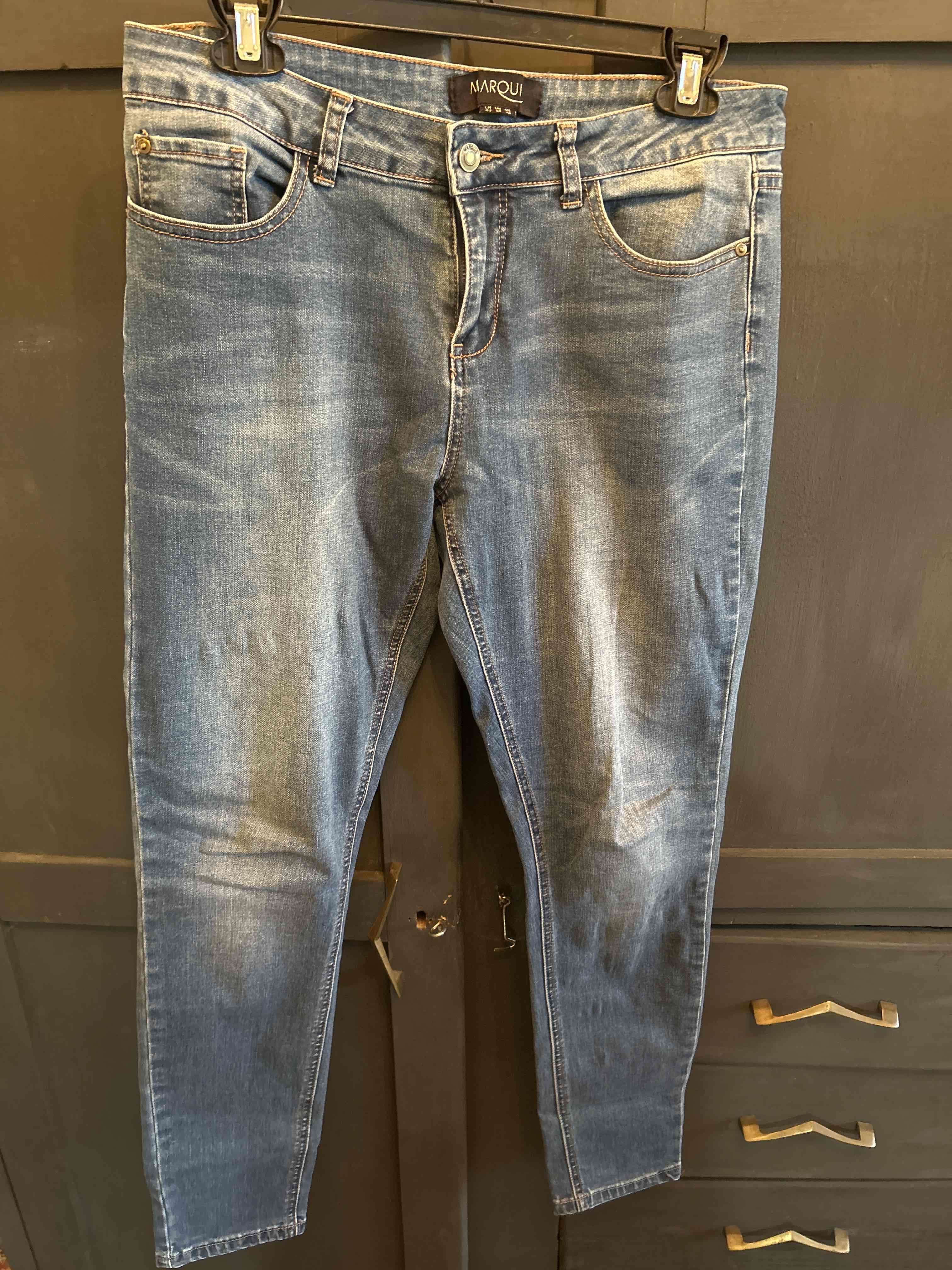 Jeans azul estilo clásico