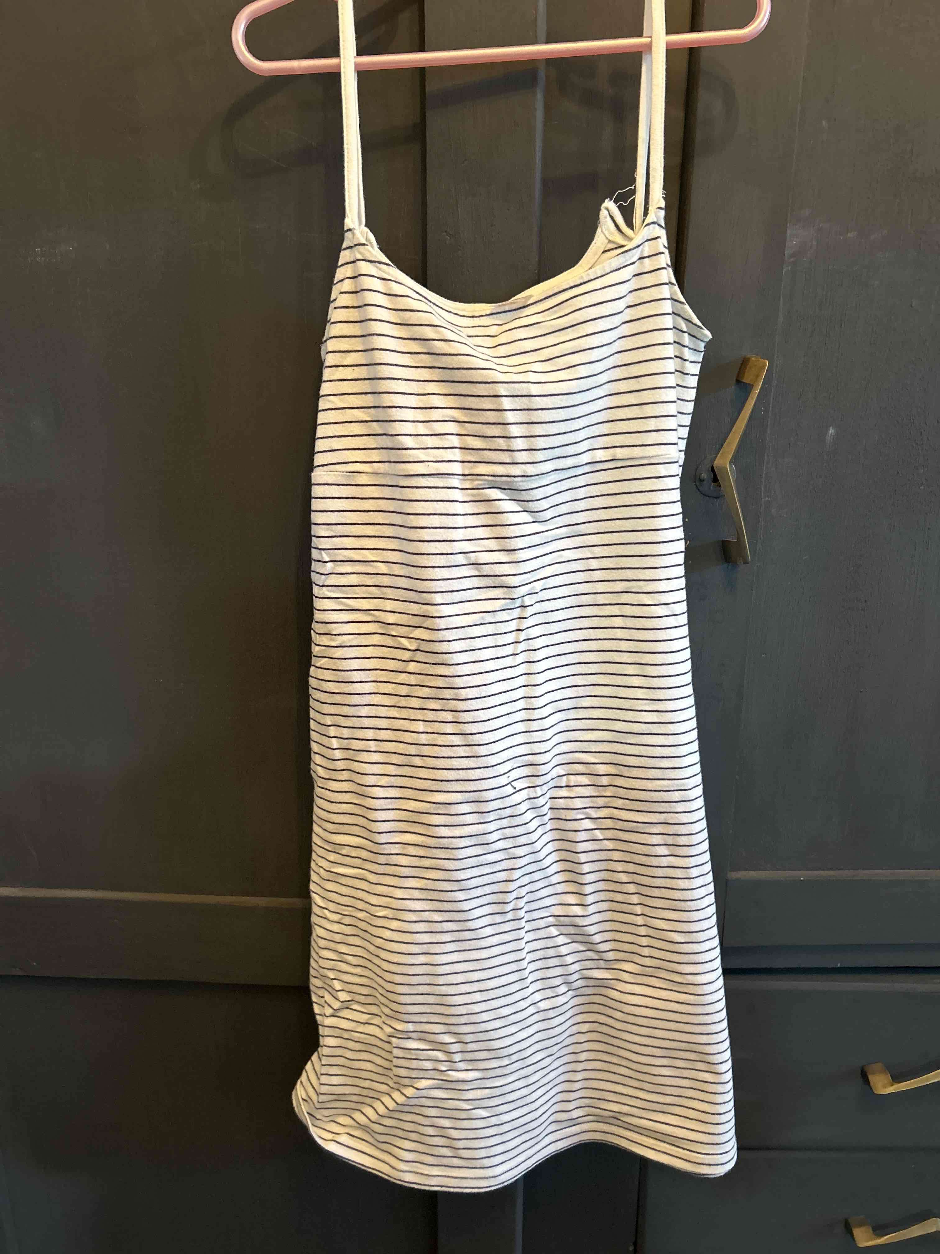 Vestido de tirantes a rayas