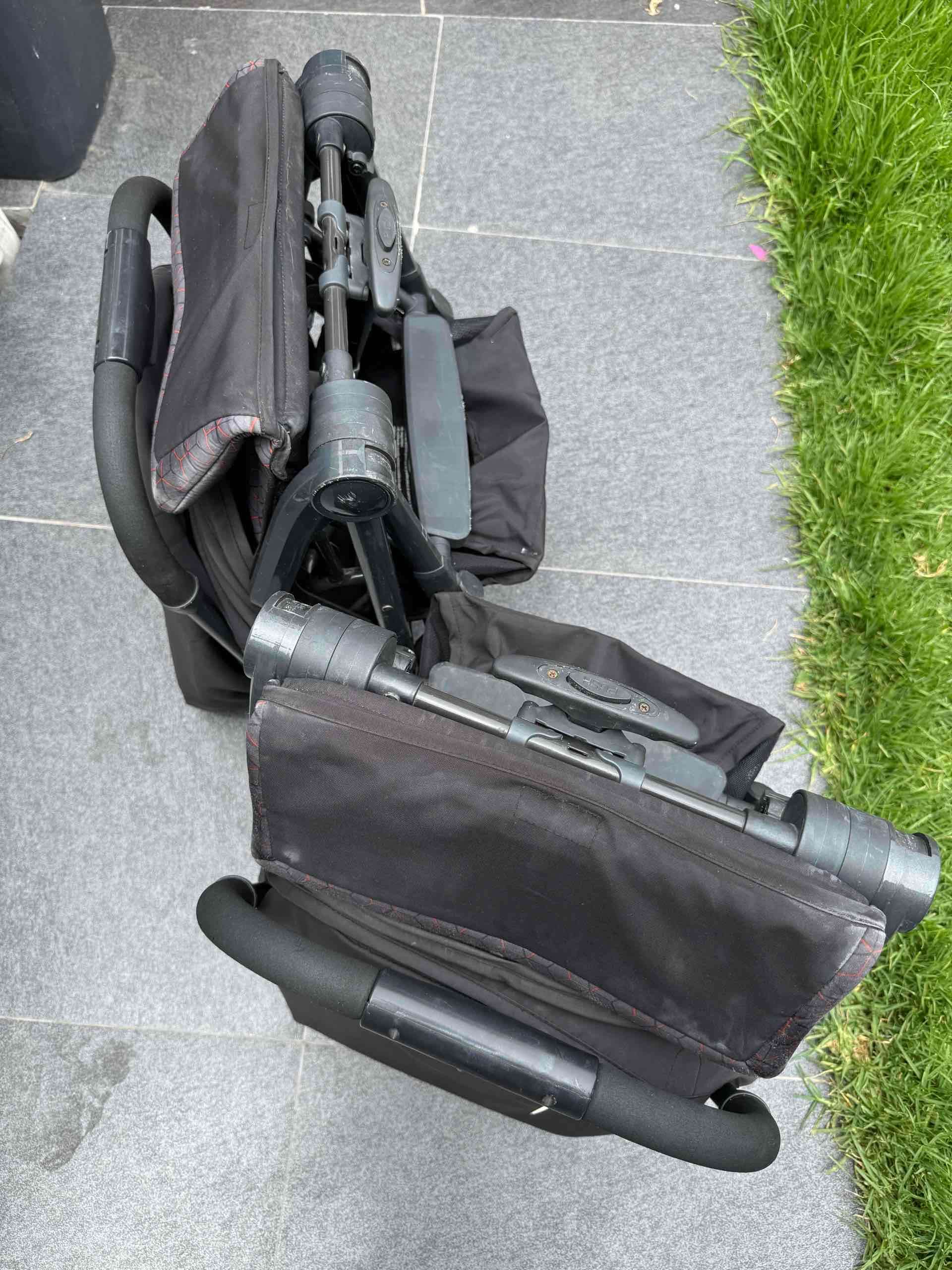 Coches Diono negras con ruedas - miniatura 2