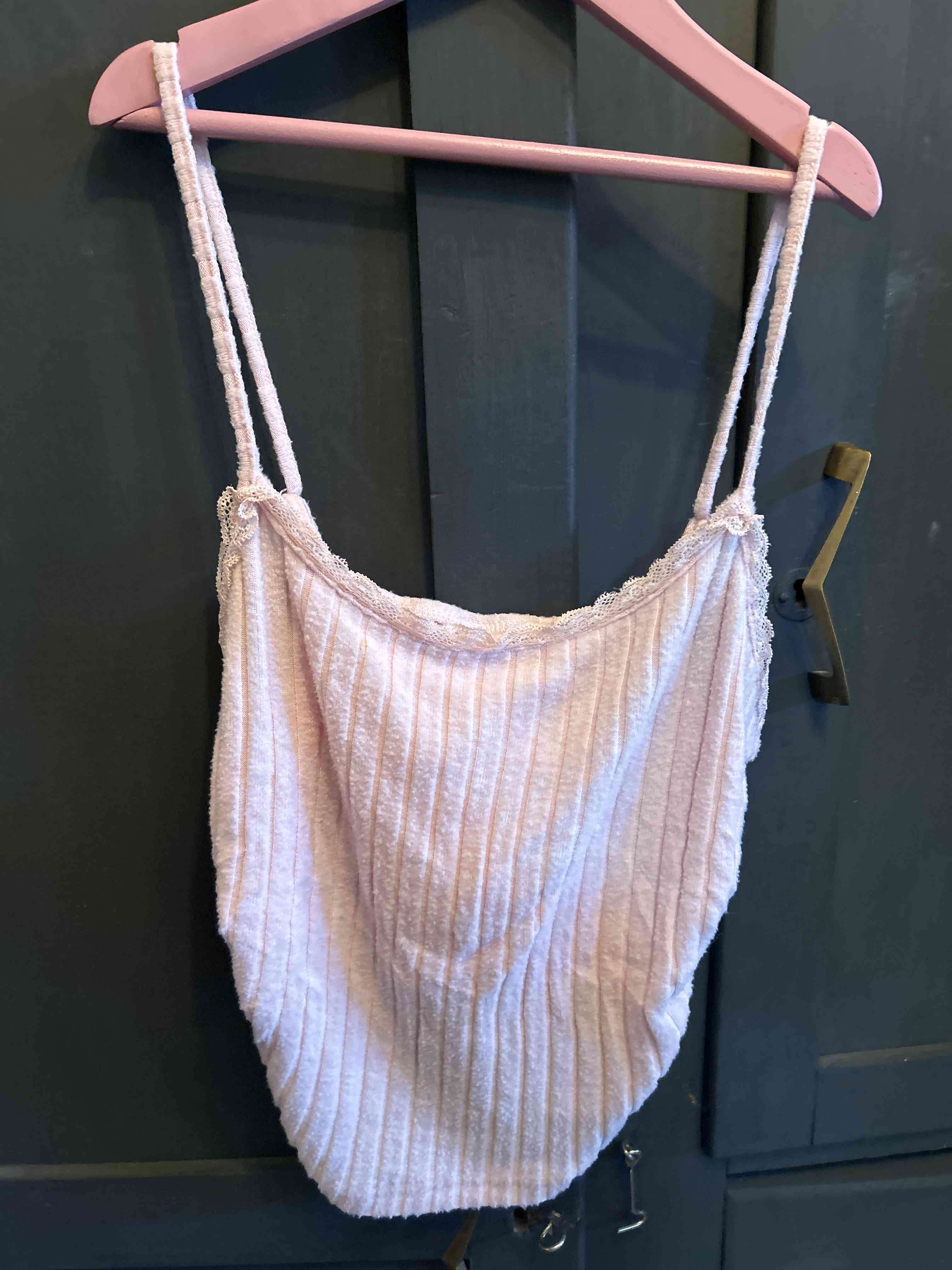 Top de tirantes rosado