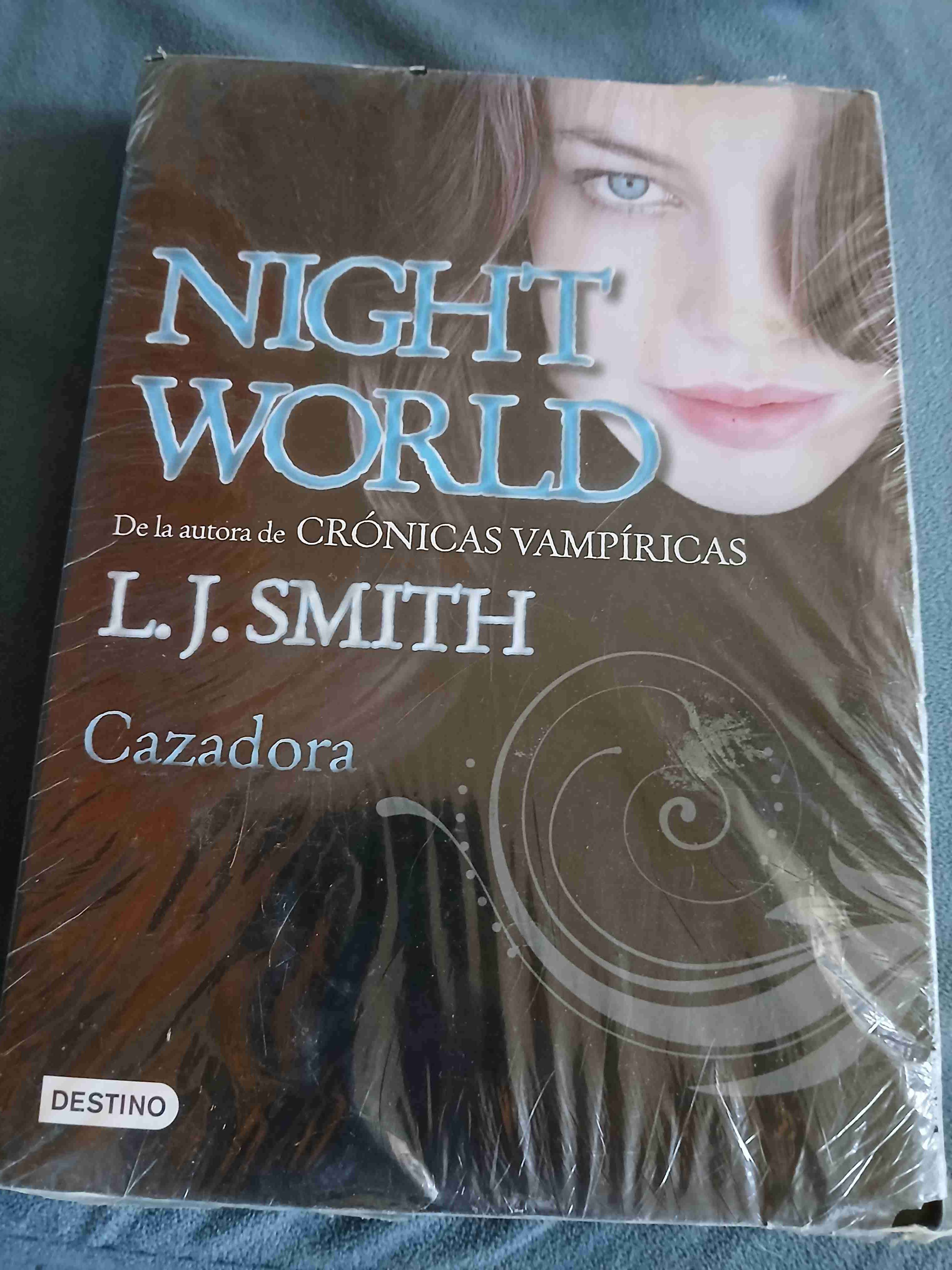 Libro Night World Cazadora