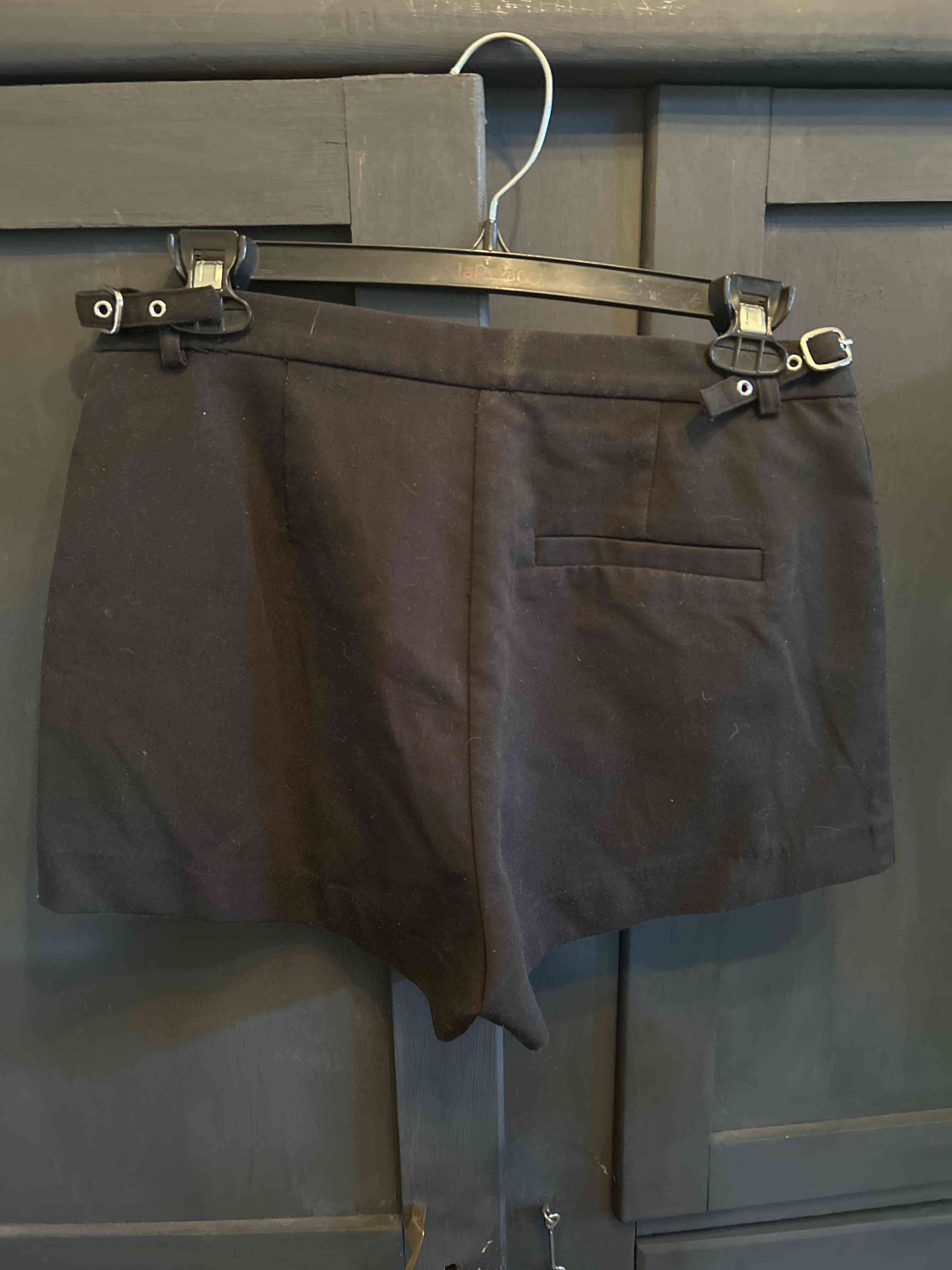 Short negro talla M - miniatura 3