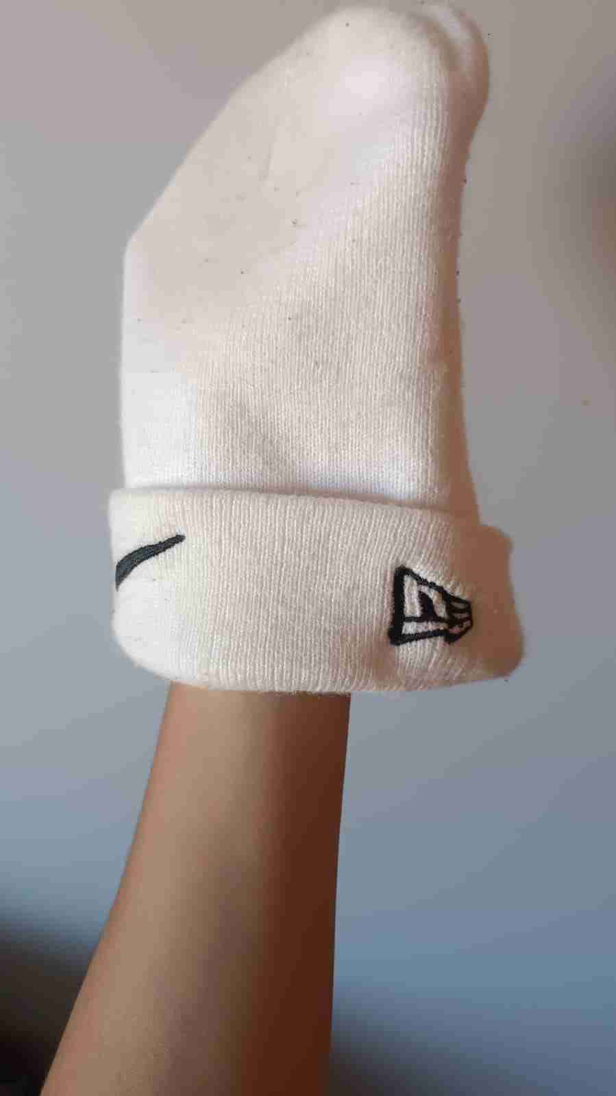 Gorro blanco deportivo