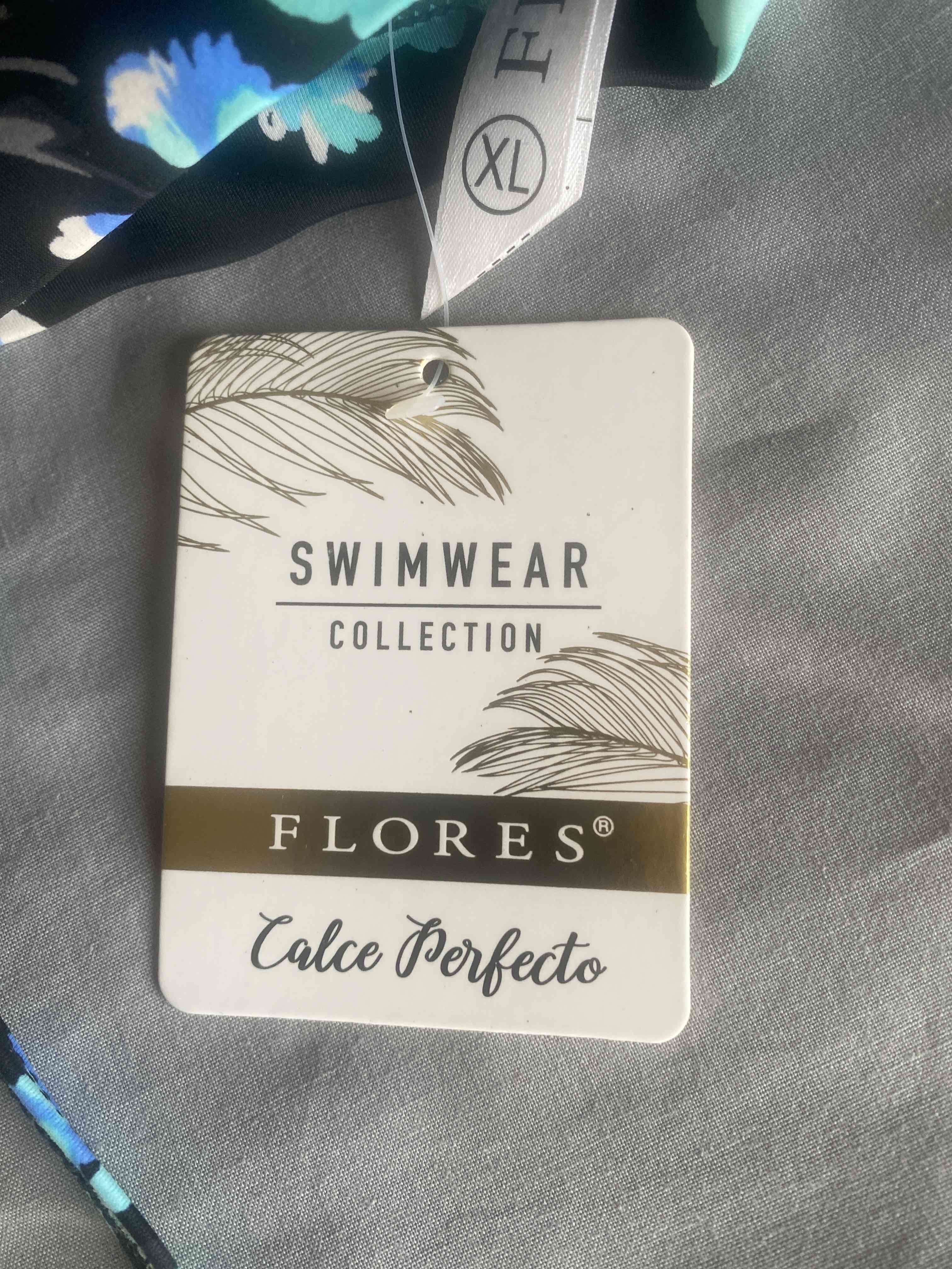 Top floral negro con cyan XL - miniatura 3