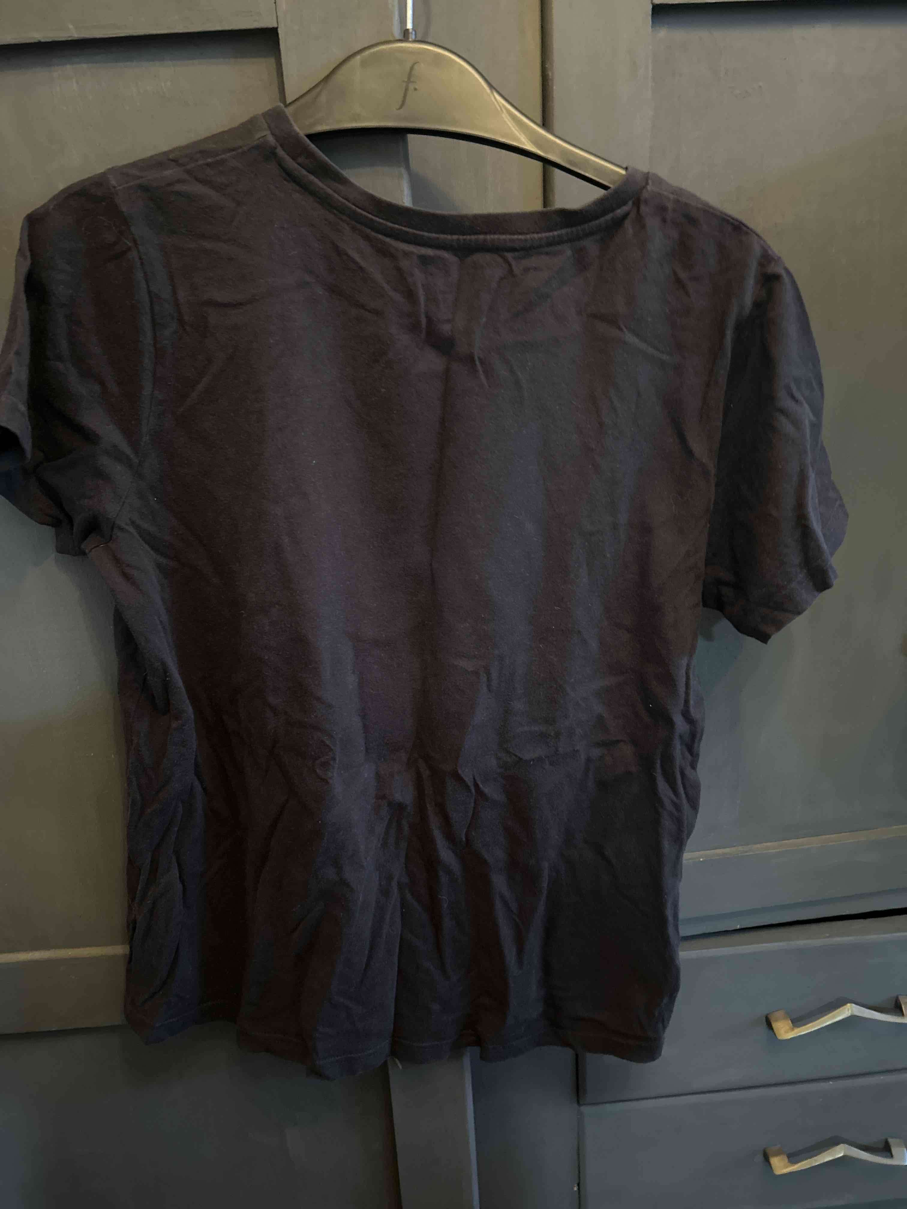 Polera negra estampada Cruella - miniatura 3