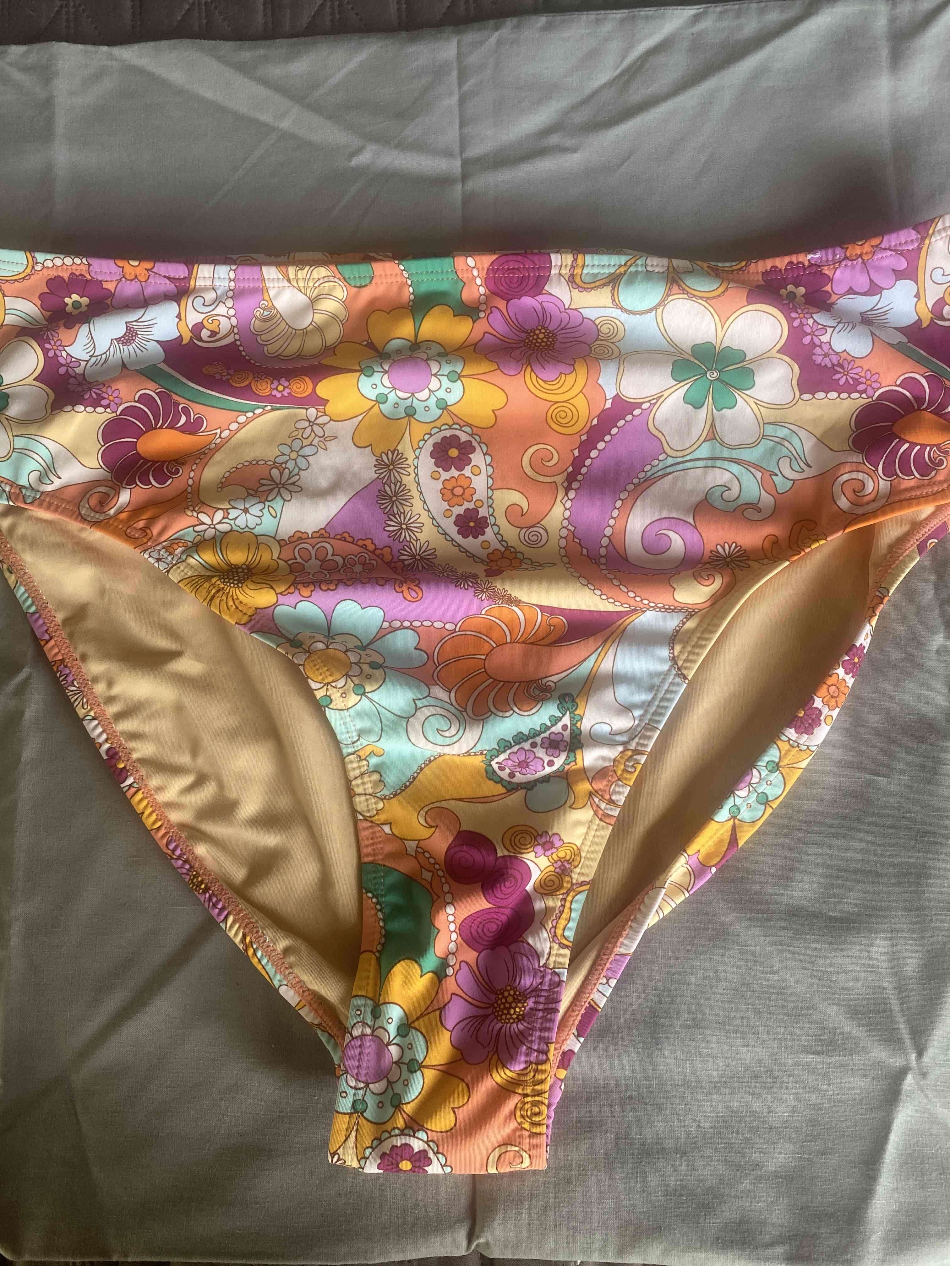 Traje de baño calzón tiro alto curve