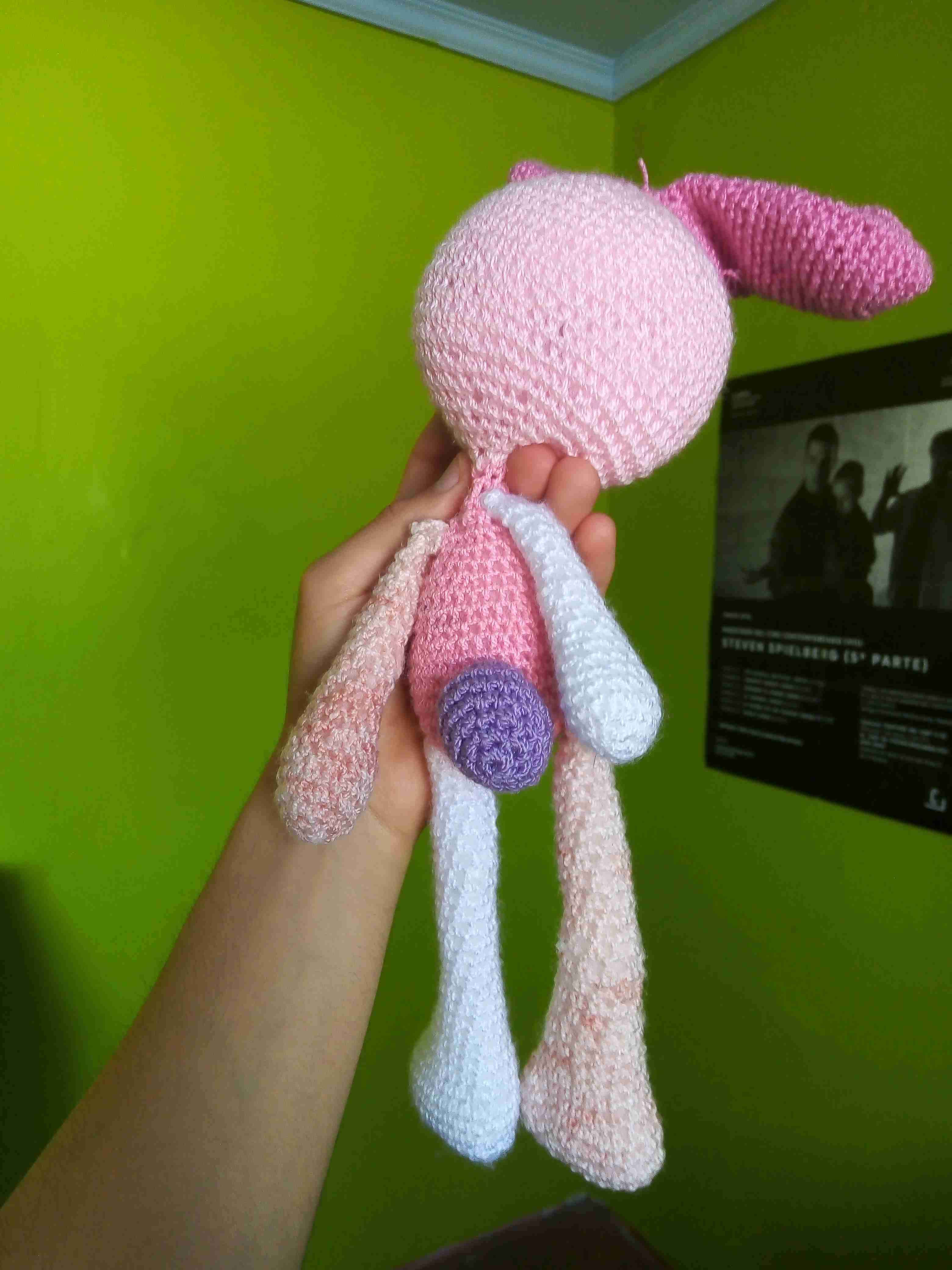 Amigurumi a crochet de conejito rosa - miniatura 3