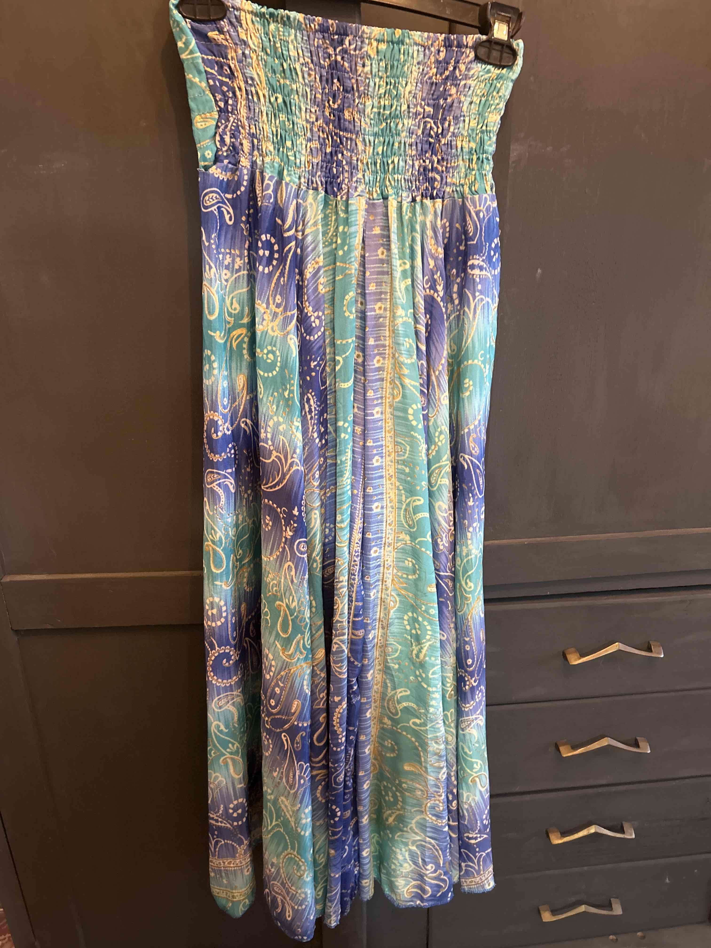 Pantalon  larga estampada azul y verde