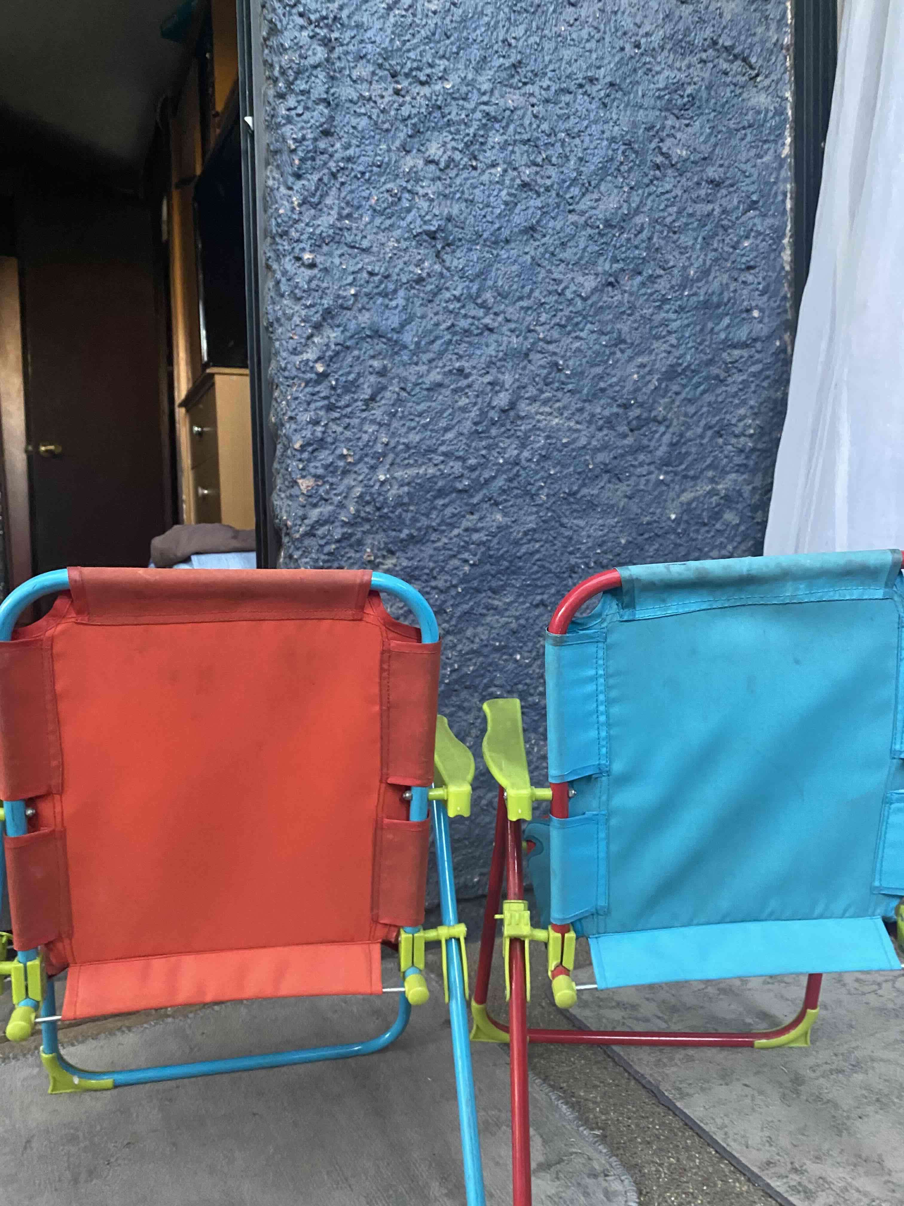 Set de sillas playeras coloridas para niños - miniatura 2