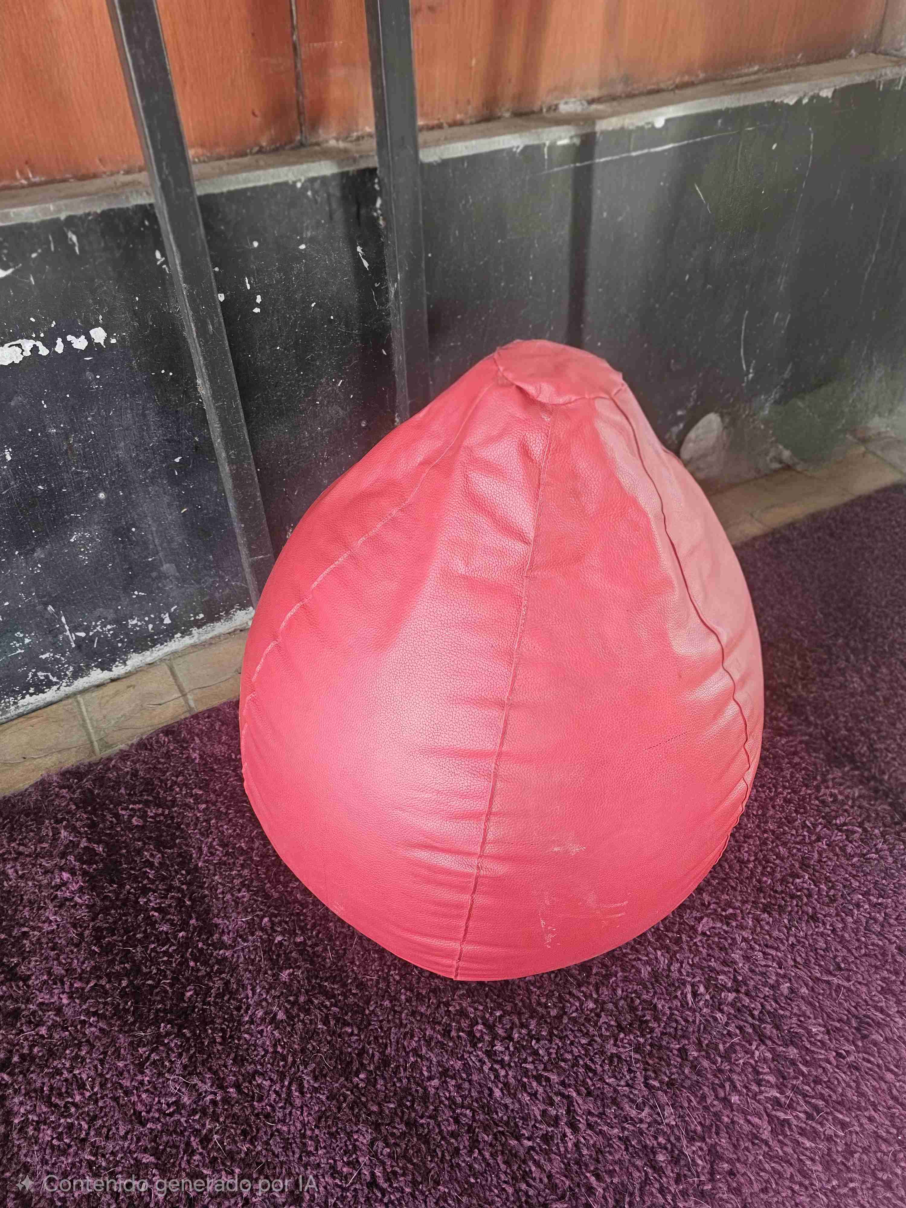 Pouf rojo en buen estado - miniatura 2