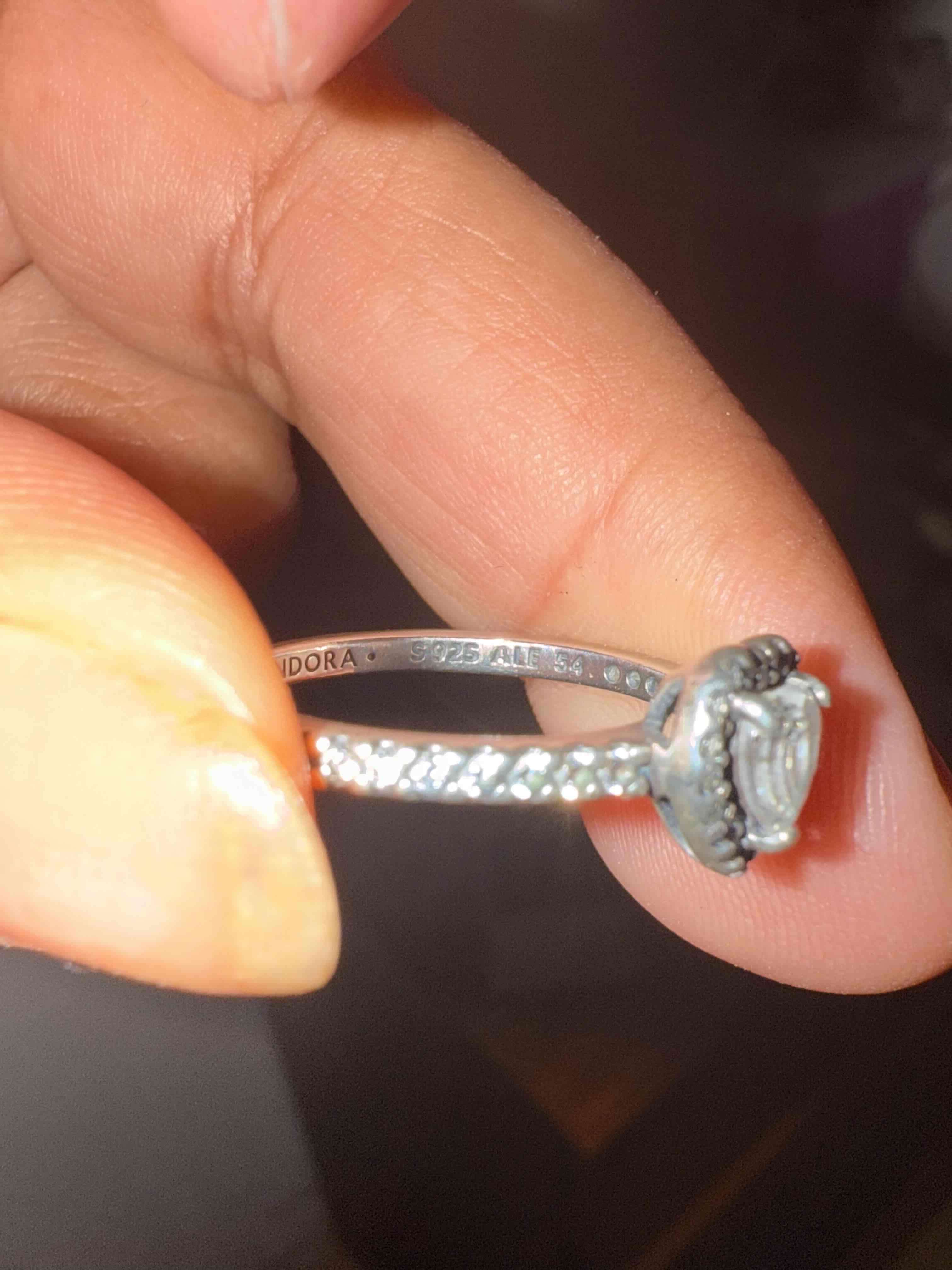 Anillo de plata con circonitas