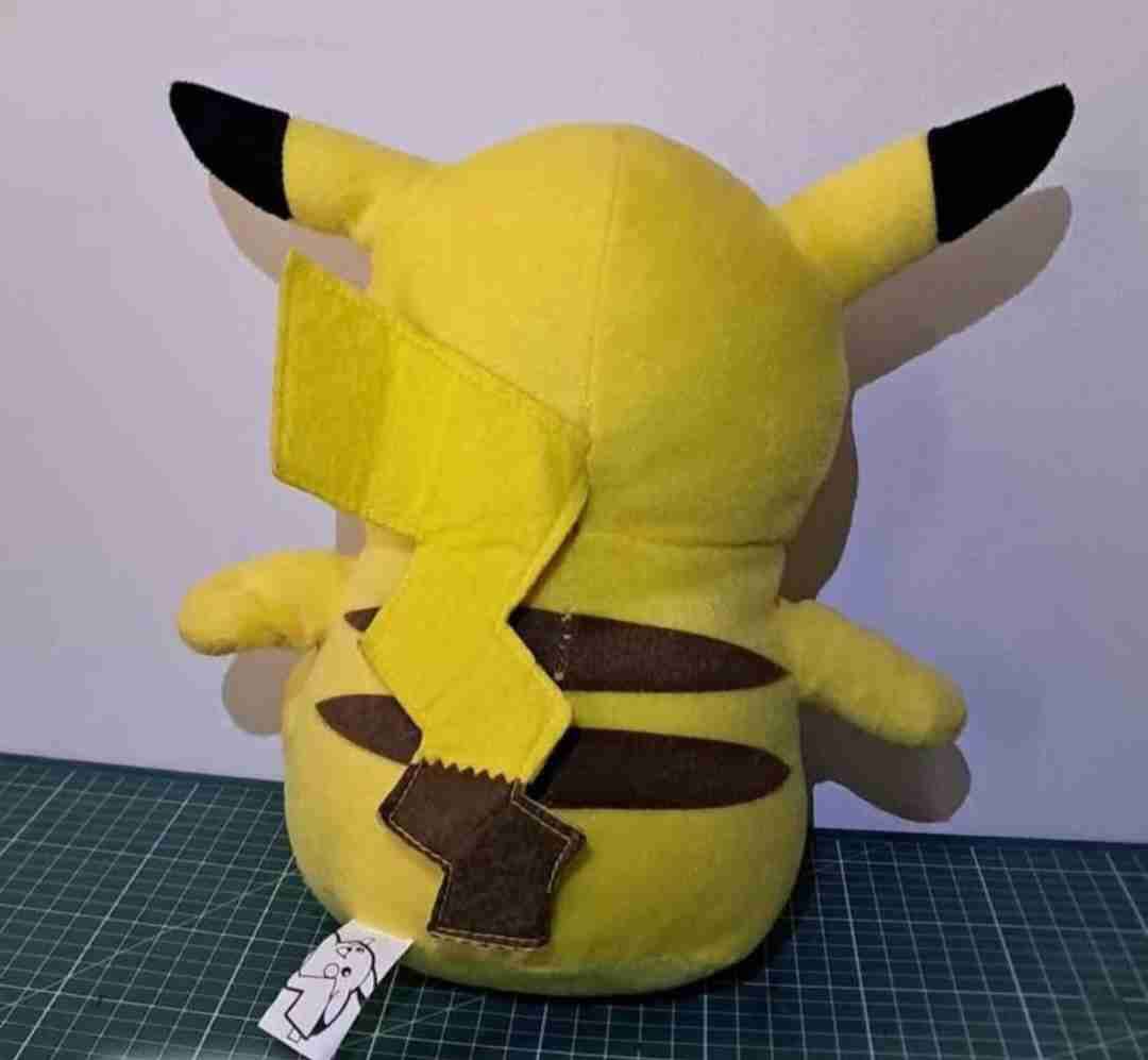 Peluche Pikachu grande - miniatura 2