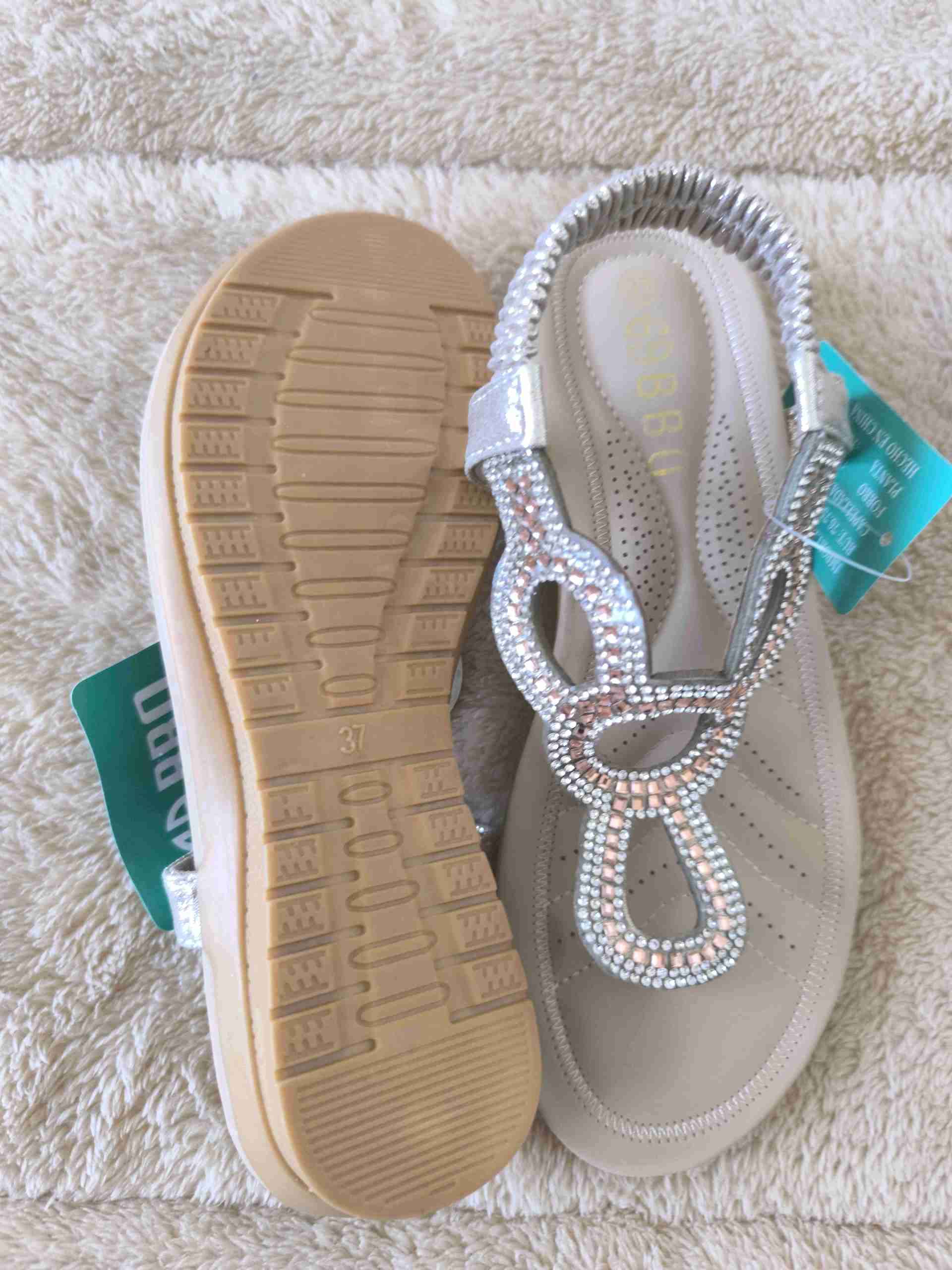 Sandalias doradas con brillo - miniatura 3