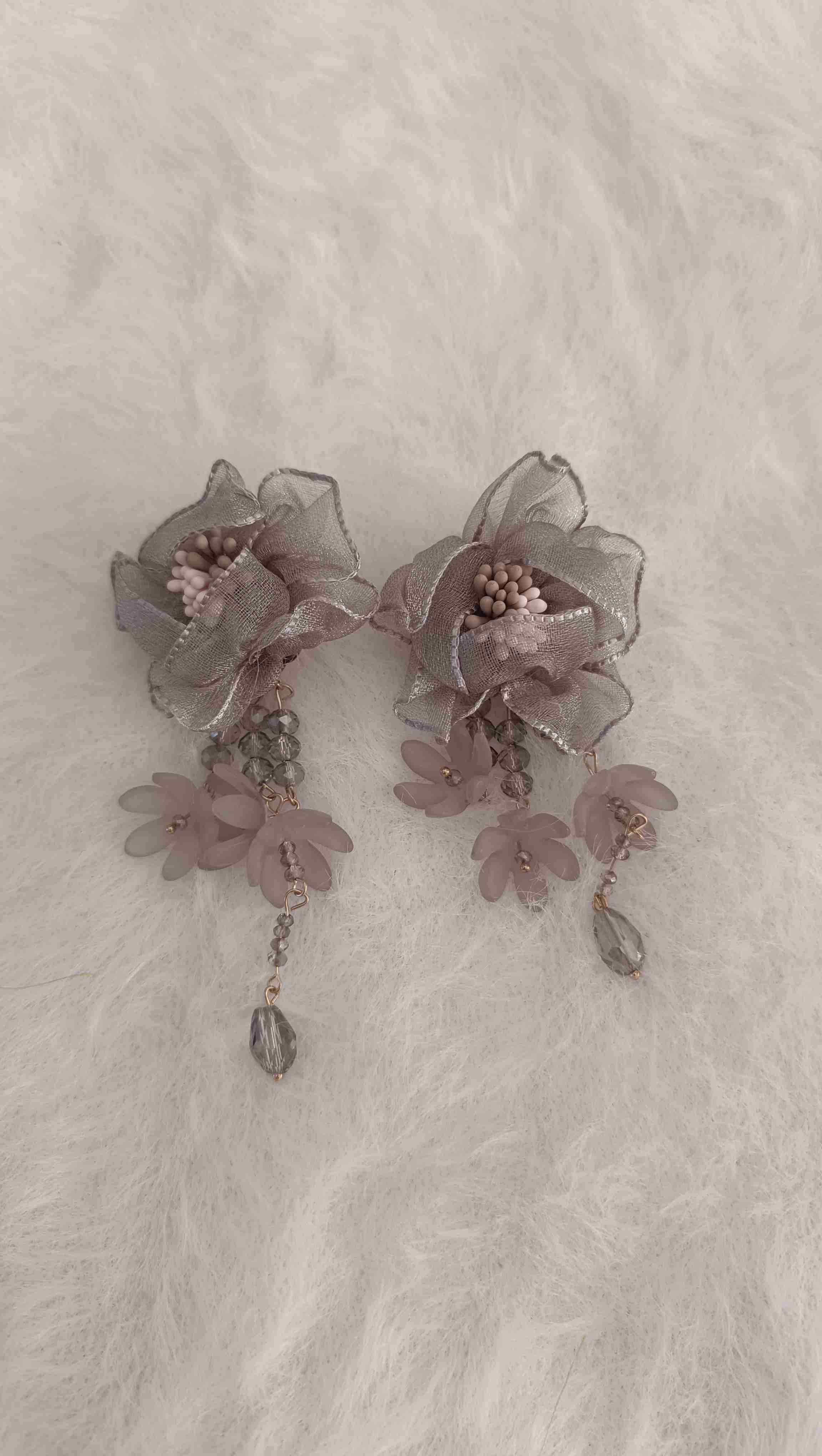 Aros floreados negros elegantes - miniatura 3