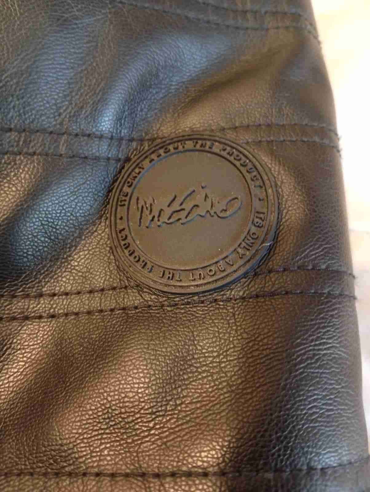 Chaqueta negra de hombre - miniatura 2