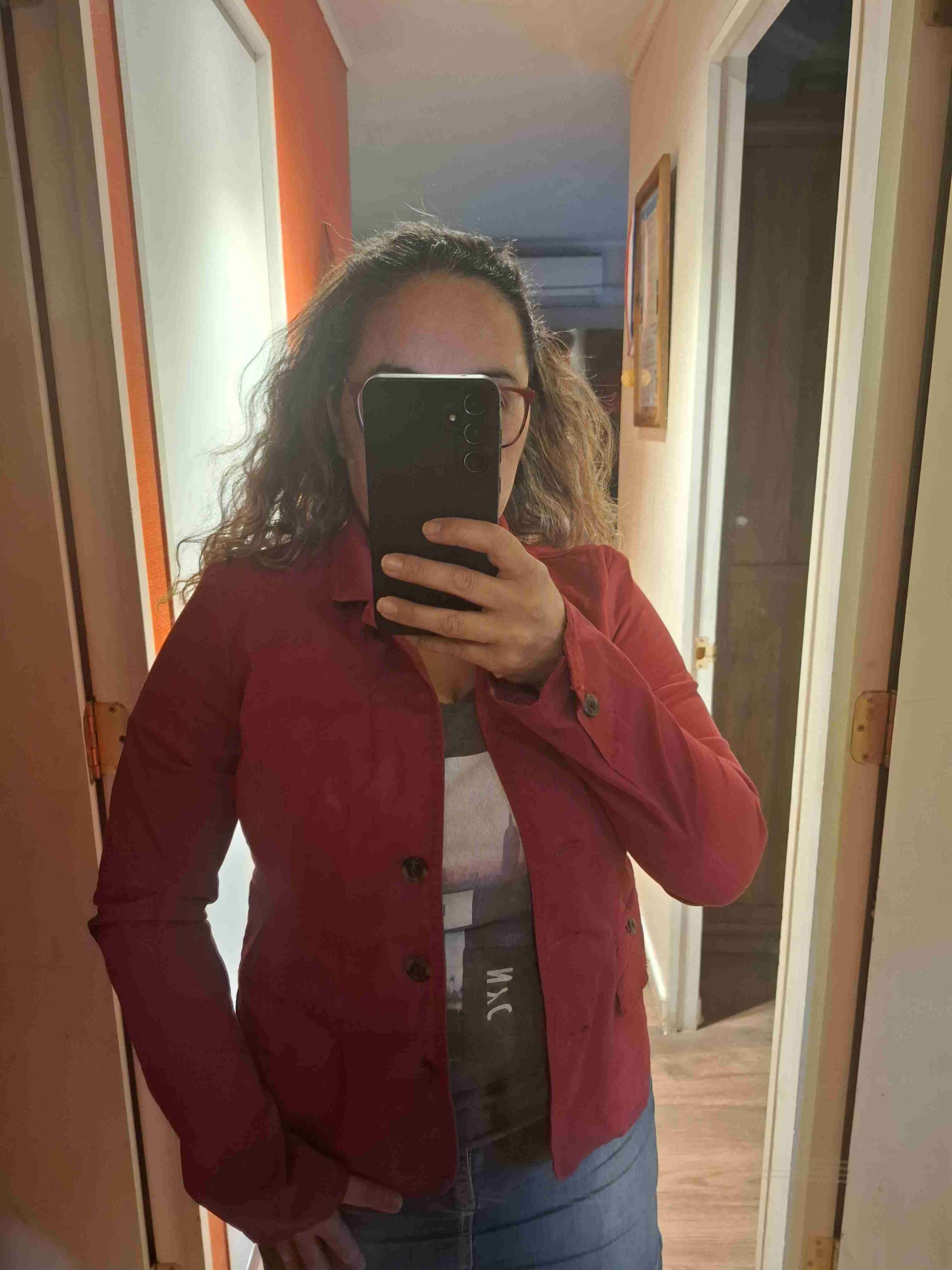 Chaqueta roja de mujer